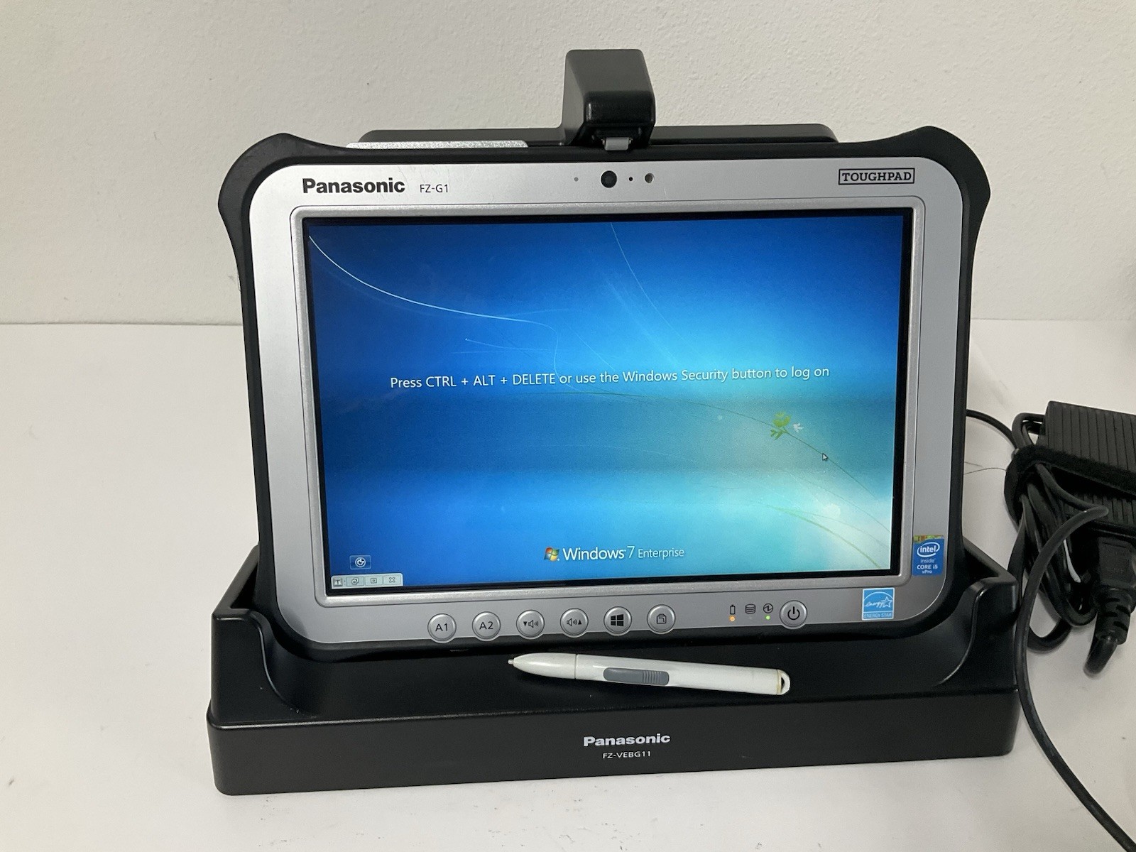 NICE PANASONIC TOUGHPAD FZ-G1 MK3 10.1″ Intel i5 *NO SSD* 8GB RAM GPS LTE STYLUS
