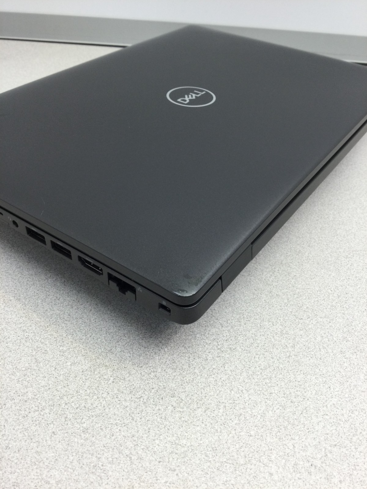 Dell Latitude 5400 14″ Core i7-8665U 1.90GHz 8GB RAM 125GB SSD win 11 pro