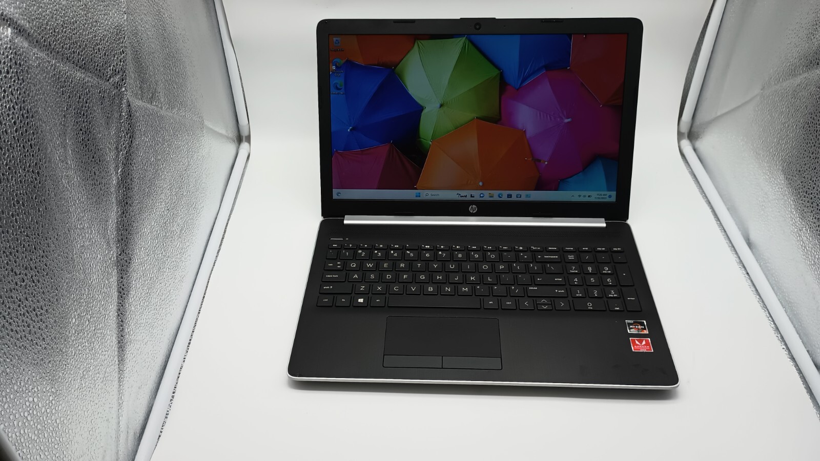 HP 15-db0xxx w/charger.Ryzen 5(4cores,8threads).16GB.128 M.2.15.6″Touch.Nice