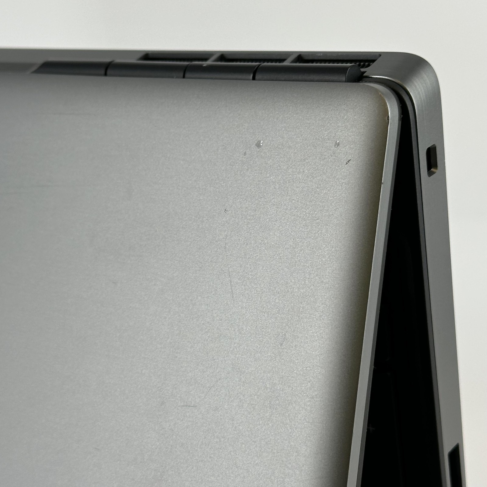 Dell Precision 7560 15.6 Gray FHD i9-11950H 2.60GHz 32GB 1TB SSD T1200 Good