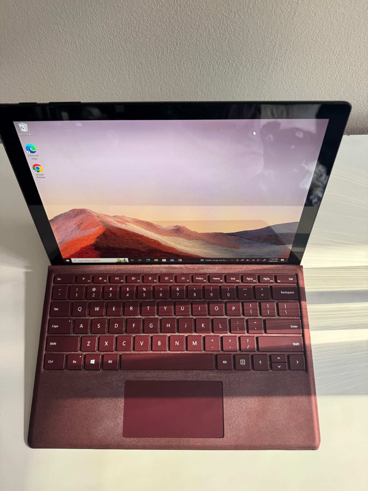 Microsoft Surface Pro 7 i5 8GB RAM 256GB + Type Cover (Burgundy) + Pen (2)