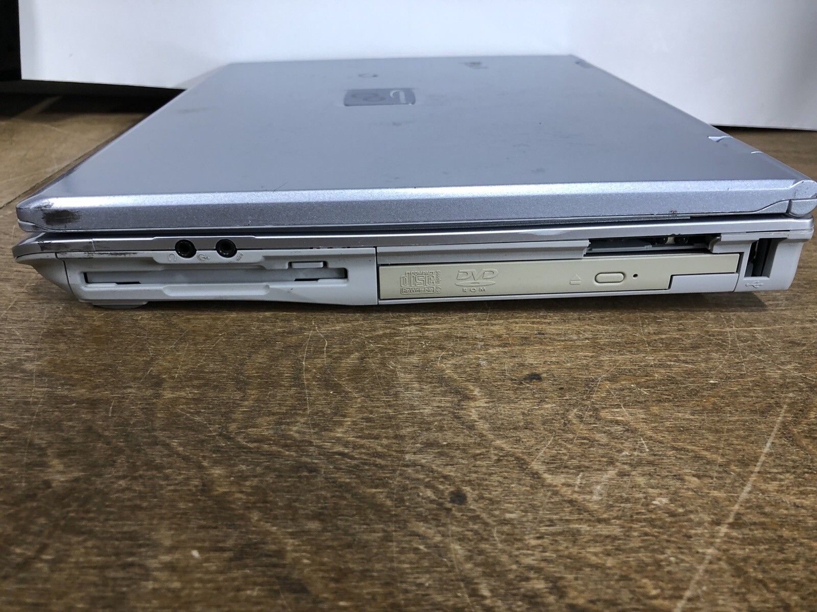 VINTAGE FUJITSU LIFEBOOK C CP153314 WINDOWS XP LAPTOP FLOPPY BOOTS BAD FAN