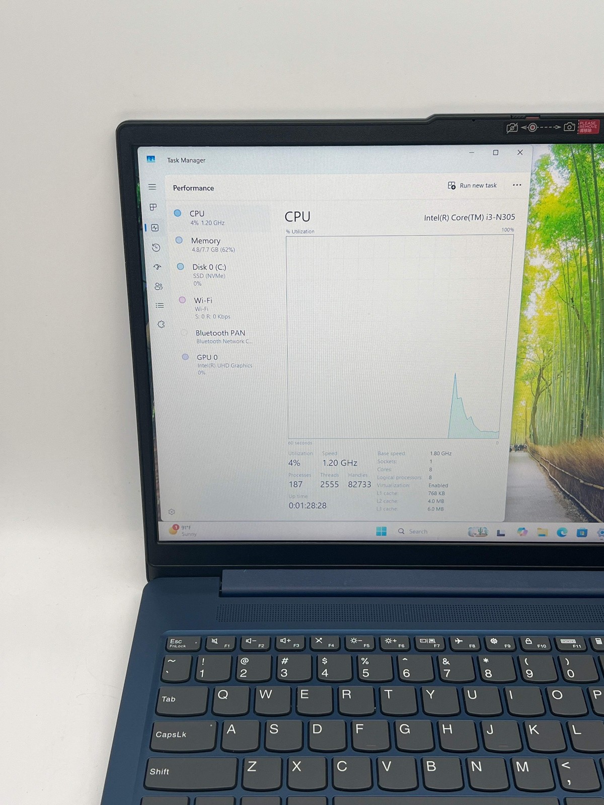 Lenovo IdeaPad Slim 3 15.6″ i3-N305 8GB 256GB – Used