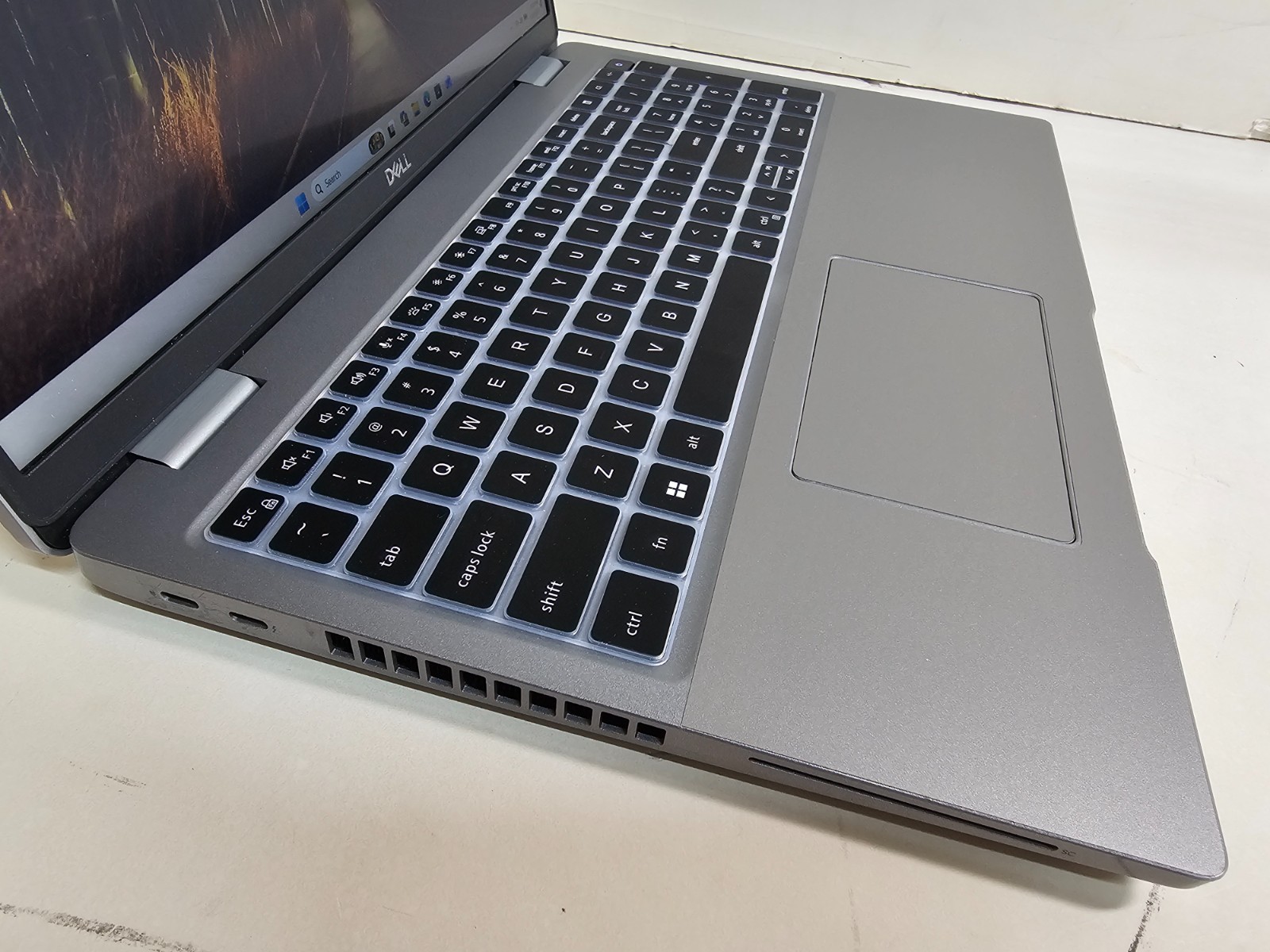 Dell Latitude 5520 Laptop – 2.6 GHz i5-1145G7 16GB 512GB 15.6″ Touchscreen – SP5