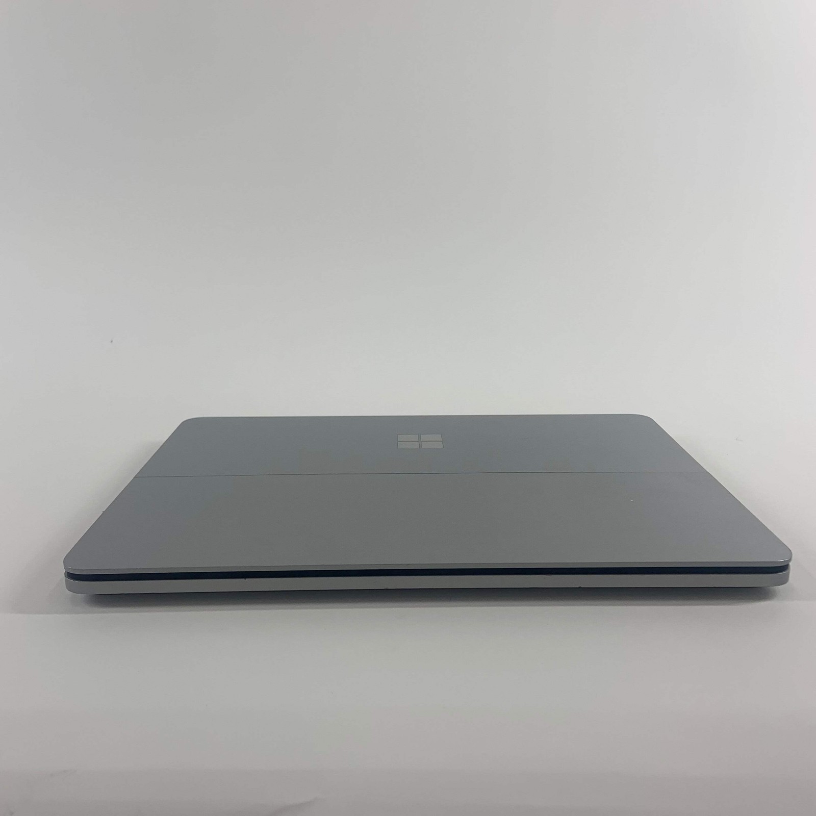 Microsoft EliteDisplay INVPM001 15.6″ i5-11300H 3.1GHz 16GB RAM 250GB SSD