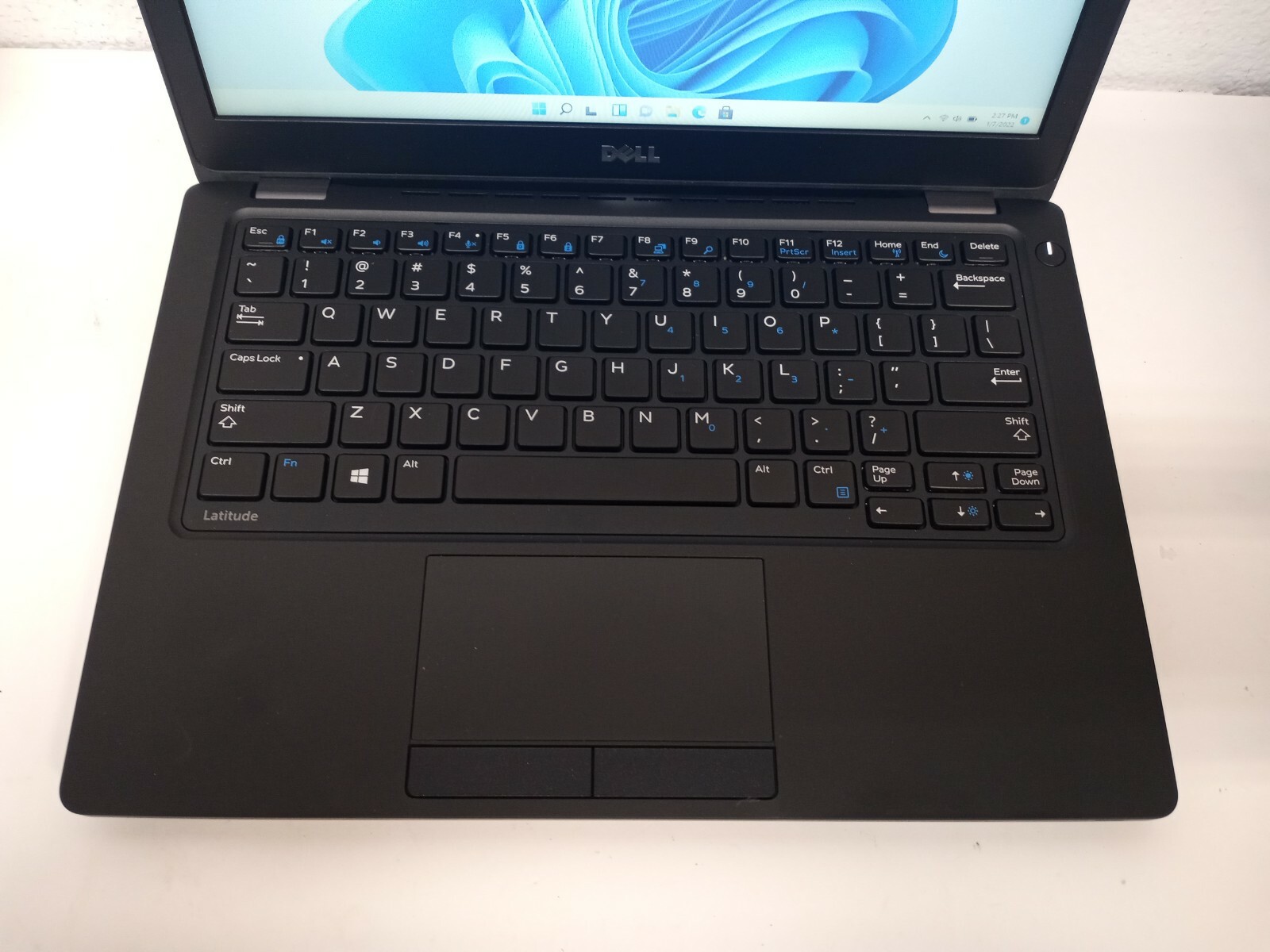 Dell Latitude 5280 12.5″ Intel Core I3-7100U 2.40GHz 4GB DDR4 500GB HDD Win11
