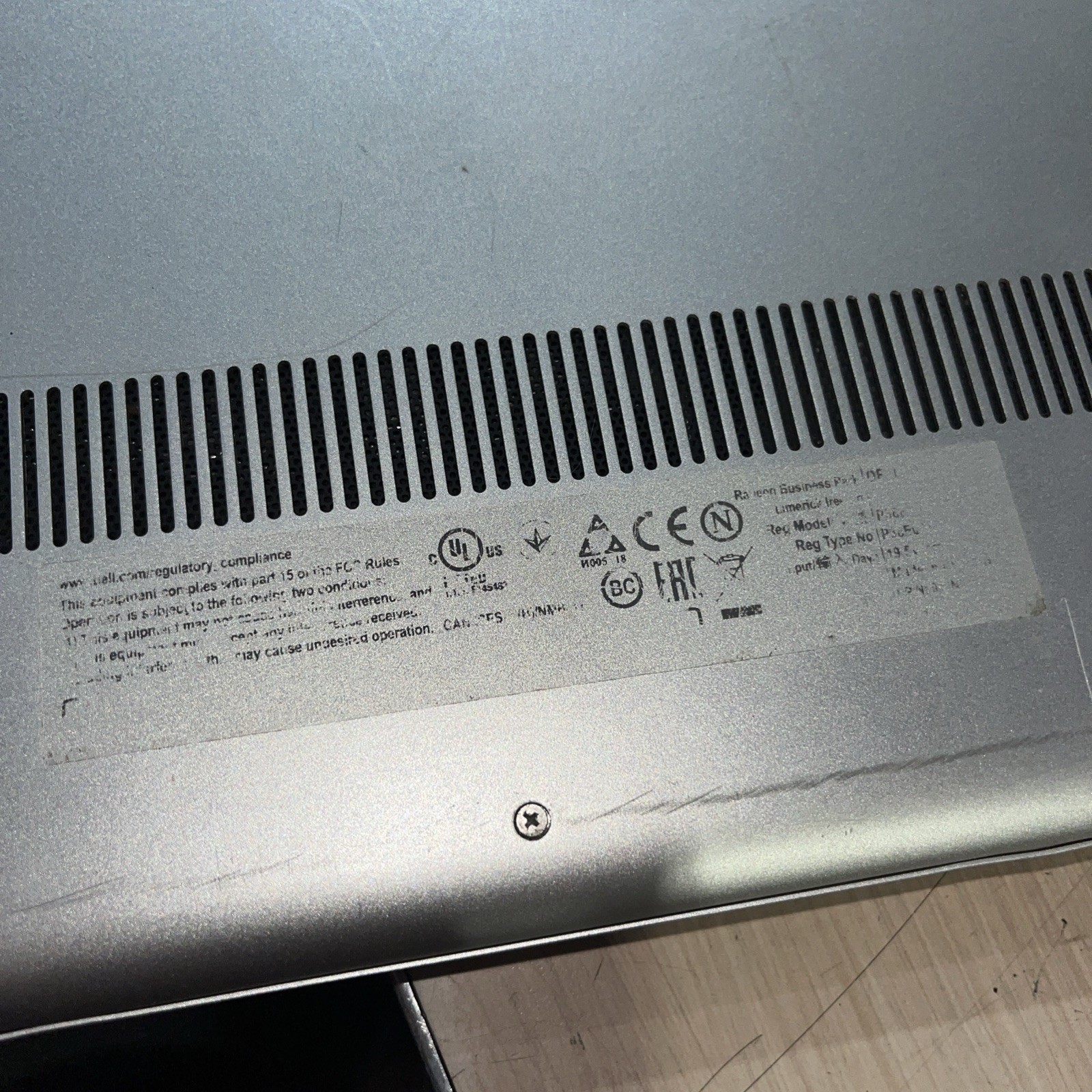 DELL INSPIRON 7786 INTEL CORE I7-8565U 1.80GHZ 8GB RAM NO HD