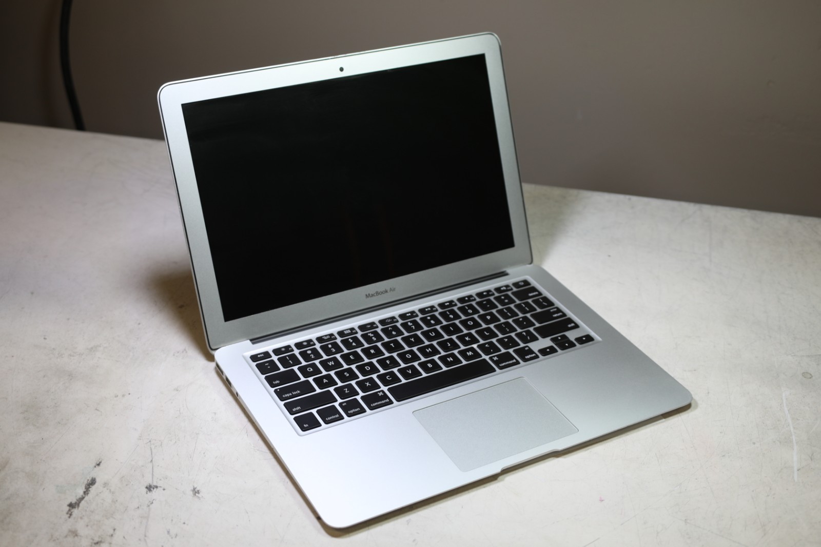 MacBook Air (A1466) Intel(R) Core(TM) i5-5250U CPU @ 1.60GHz-4GB RAM-128GB SSD