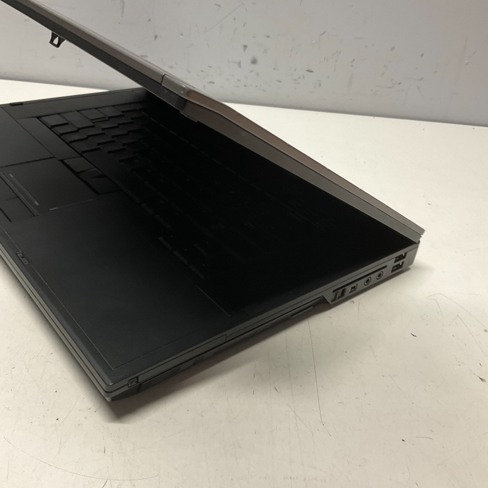 Dell Precision 4500 Laptop i7-620M 2.67GHz 4GB 250GB SSD Win 10 Pro NO BAT READ