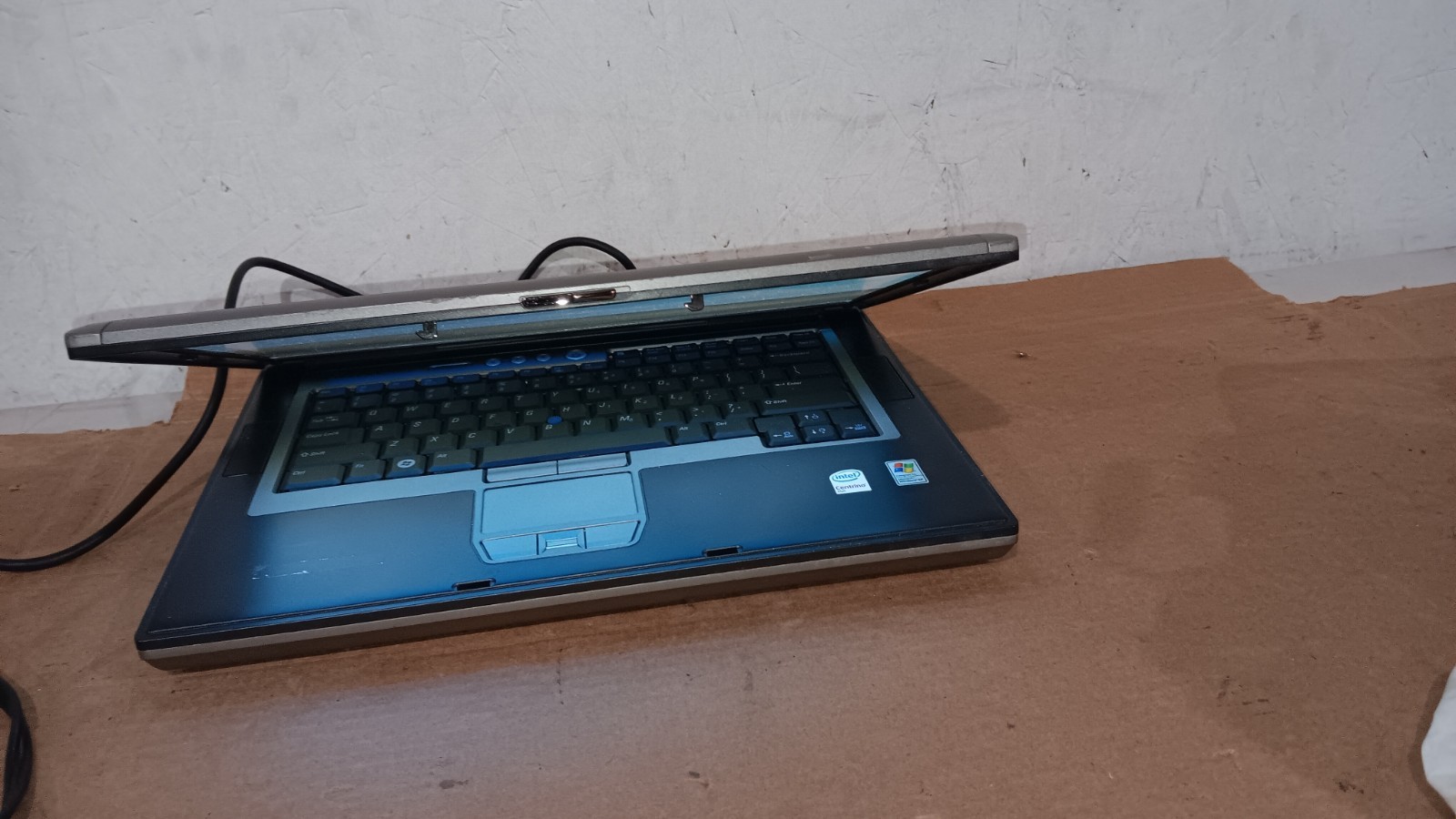 Vintage Dell Latitude D830 D820 Retro XP Gaming Laptop Windows XP pro 4GB Ram