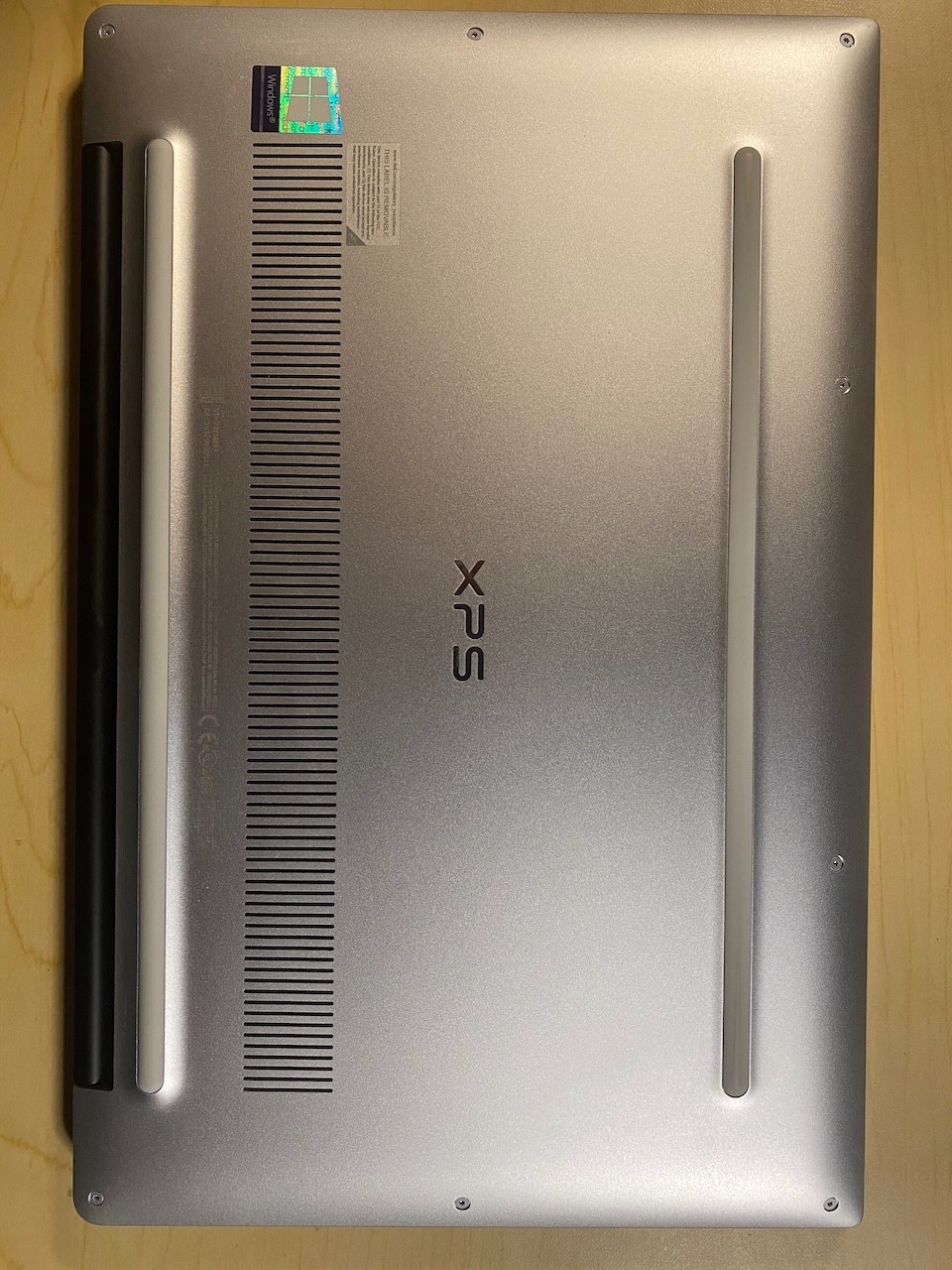 Dell XPS 13 7390 Silver FHD Non-Touch i5-10210U 8GB 256GB SSD