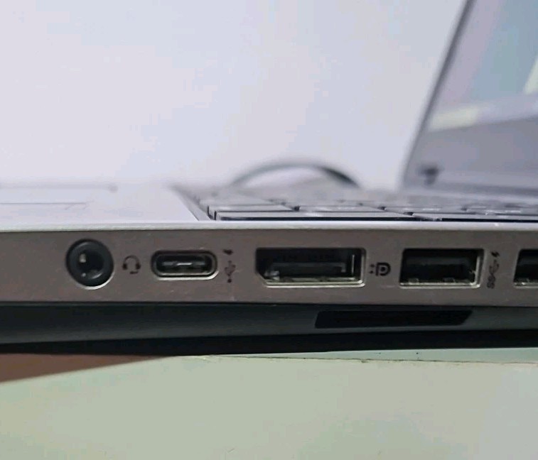HP ProBook 650 G2. Laptop 15.6”. Core i5 8GB RAM 256GB SSD. Win 10, WiFi, DVD