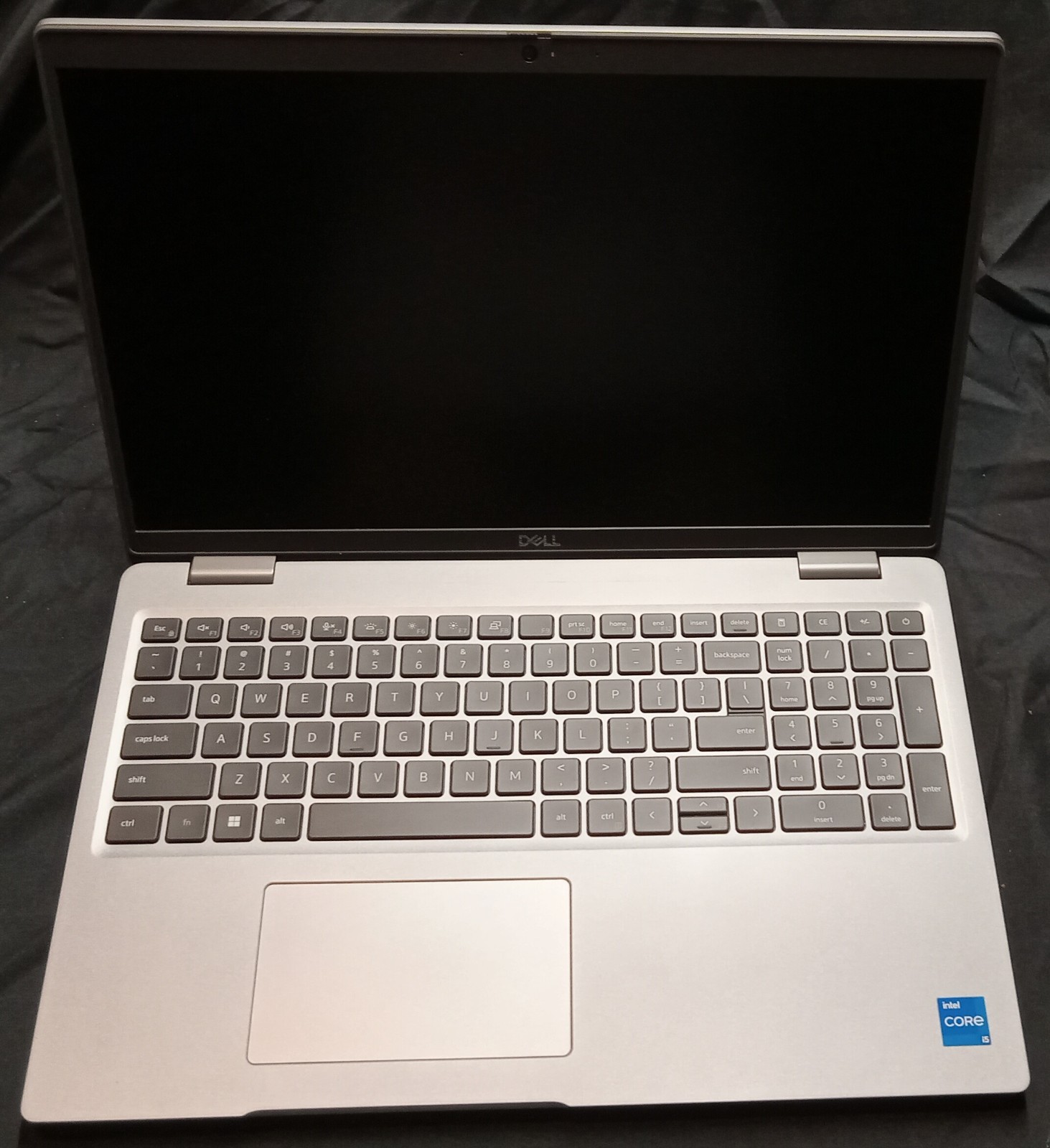 Dell Latitude 5530 (15.6″, 16GB, 256GB SSD, i5-1235U 4.40GHz) Win 11 Pro, Silver