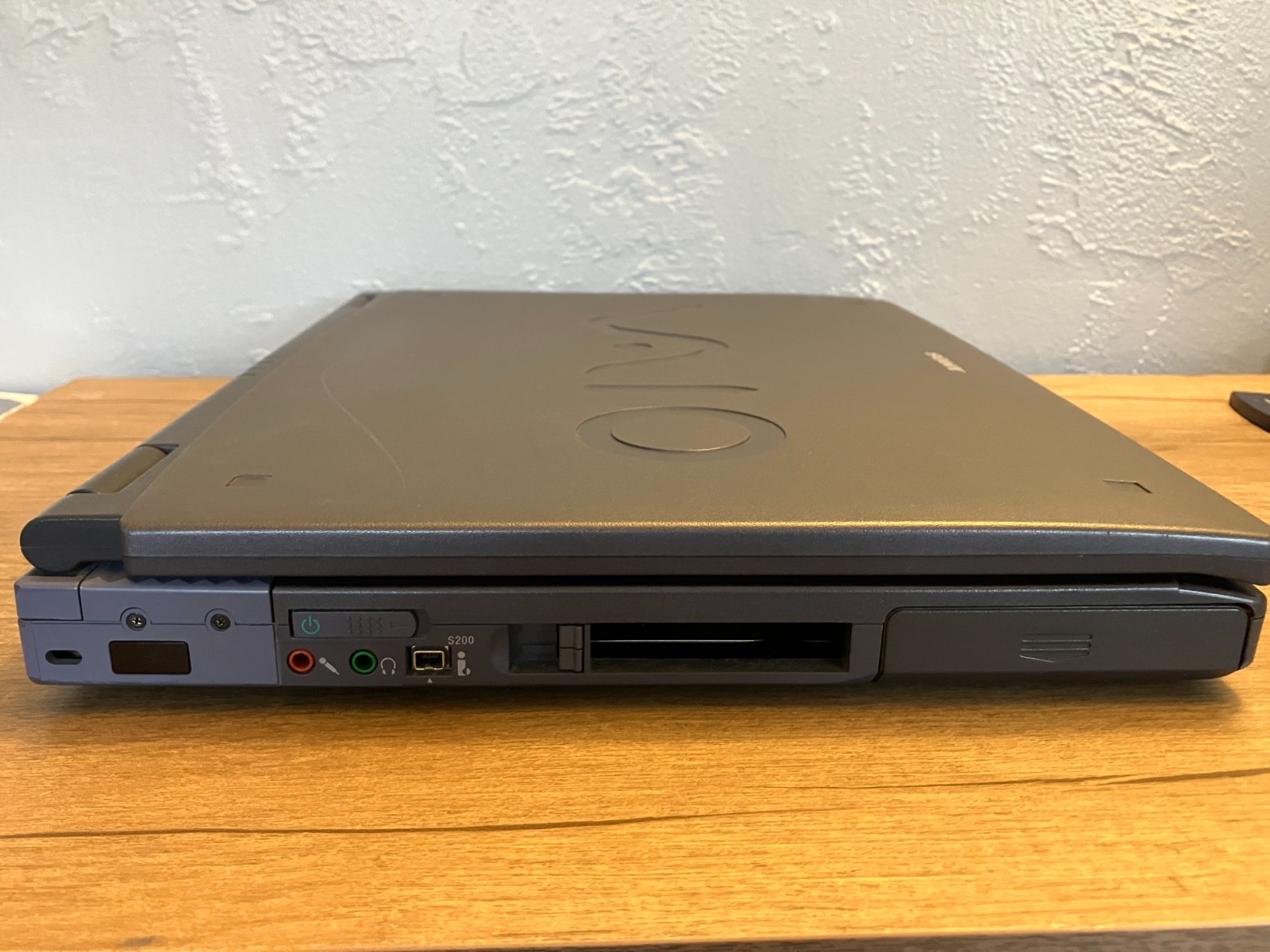 Sony VAIO PCG-F270 Notebook VINTAGE – Pentium II 333, 192Mb Ram, WiFi – WORKS!!!