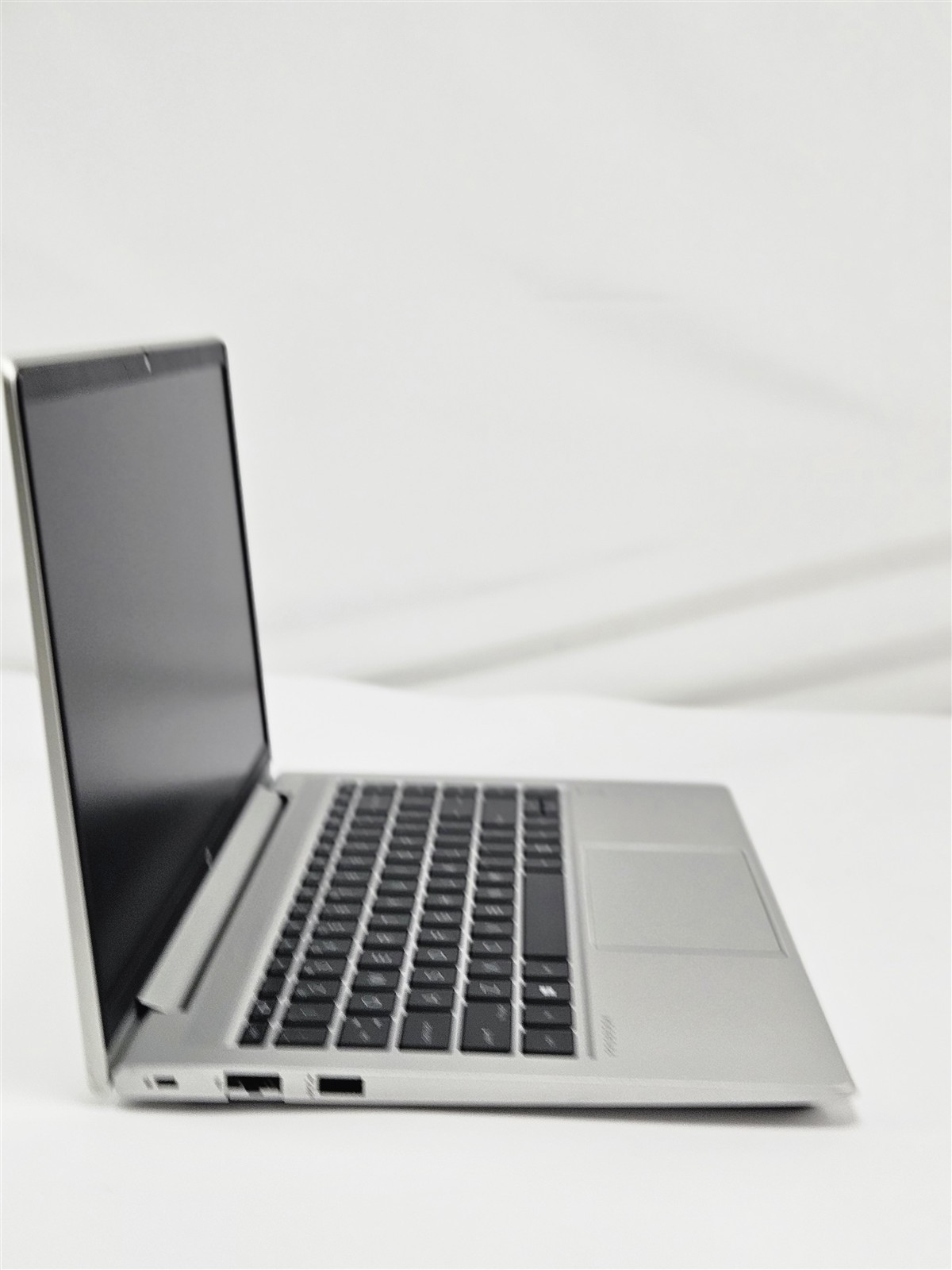 HP ProBook 445 14″ G9 32GB 512GB SSD Ryzen 5 5625U 1920×1200 Wi-Fi 6