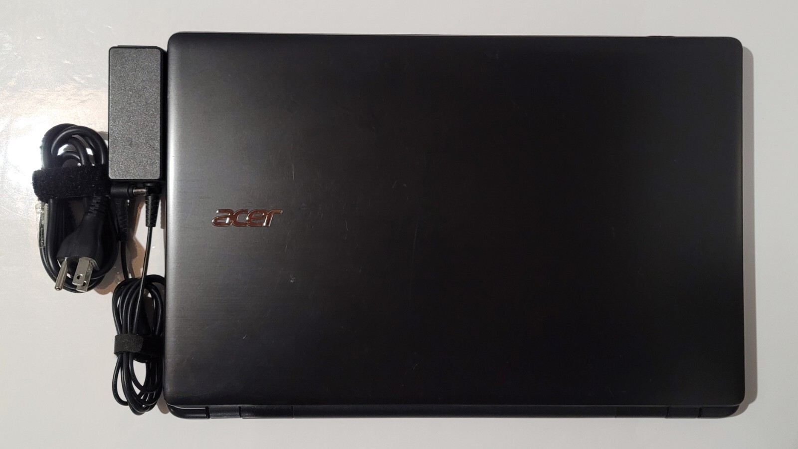 Acer E5-521 AMD E2 APU, 1TB HDD, 4GB RAM Radeon R2 Windows 10 Home Laptop PC