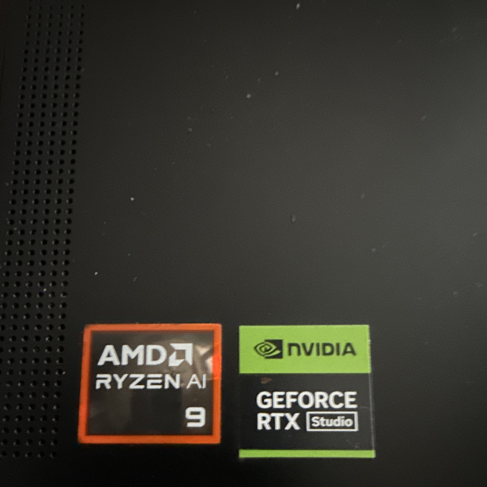 MSI Stealth A16 AI+ 16in Ryzen 9 32GB 1TB SSD RTX 4070 Win11 Black