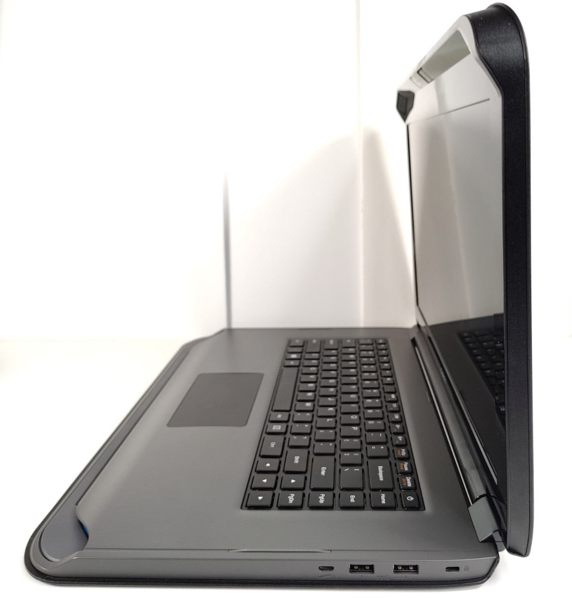 zSpace W1847 15.6″ AMD A9-9420 3GHz 256GB SSD 8GB DDR4 Windows 11 Pro w/ Adapter