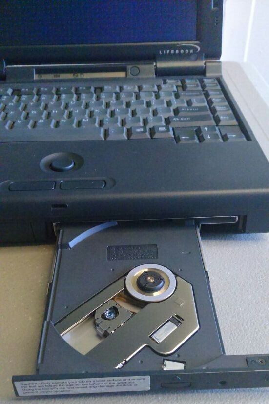 Fujitsu 166MHz MMX 32MB 1.6GB HDD USB CD Windows 95 98SE or 2000 Grade A Vintage
