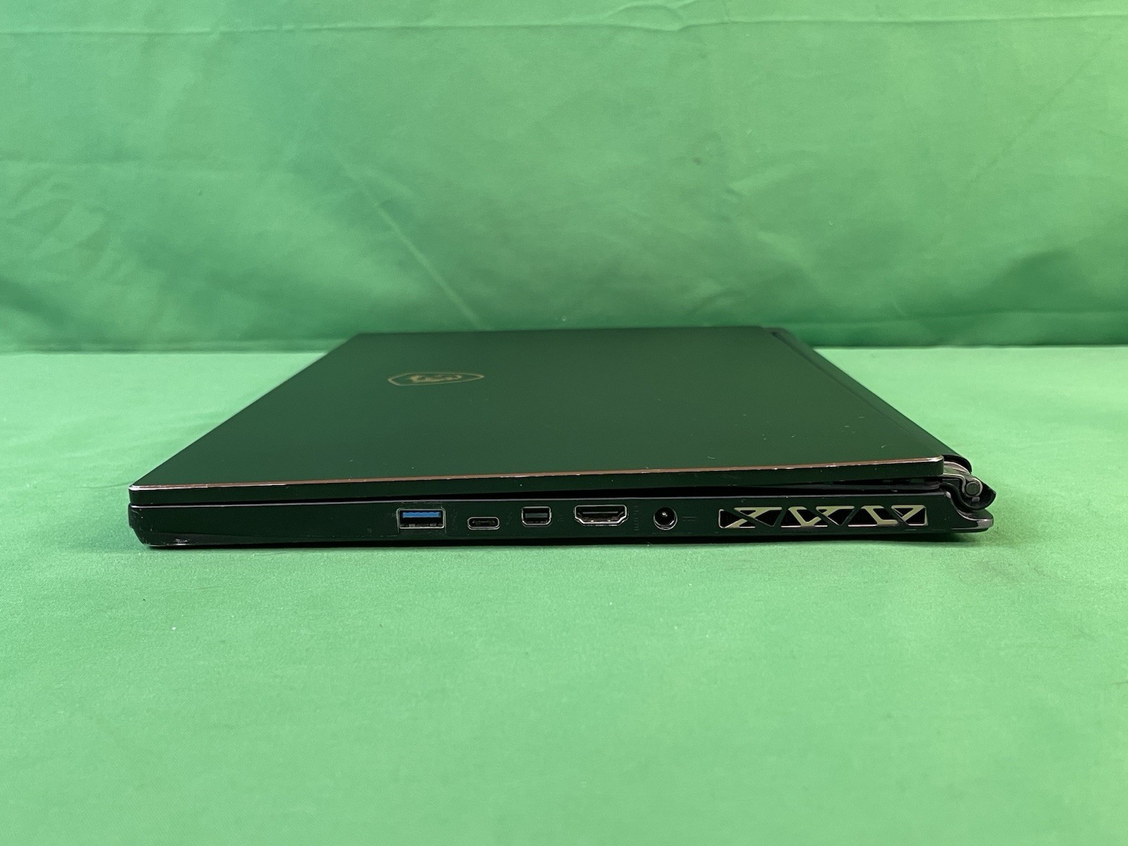 MSI GS65 Stealth Thin 8RF Intel i7-8750H GTX 1070 32GB RAM 1TB SSD 15.6″ | READ