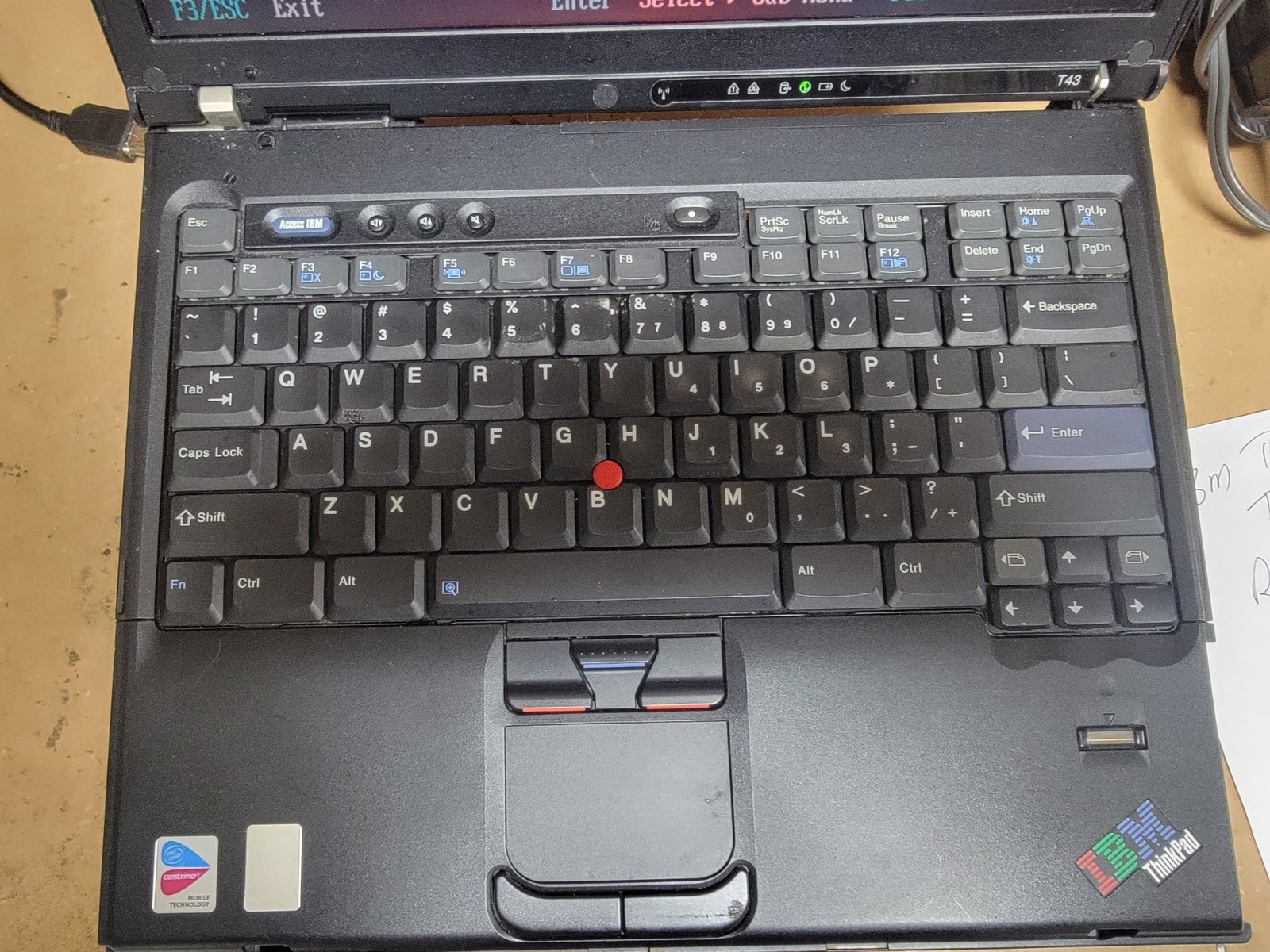 IBM Thinkpad 14″ T43 – Pent M – 1GB Ram – NO HDD NO BATTERY – FOR PARTS