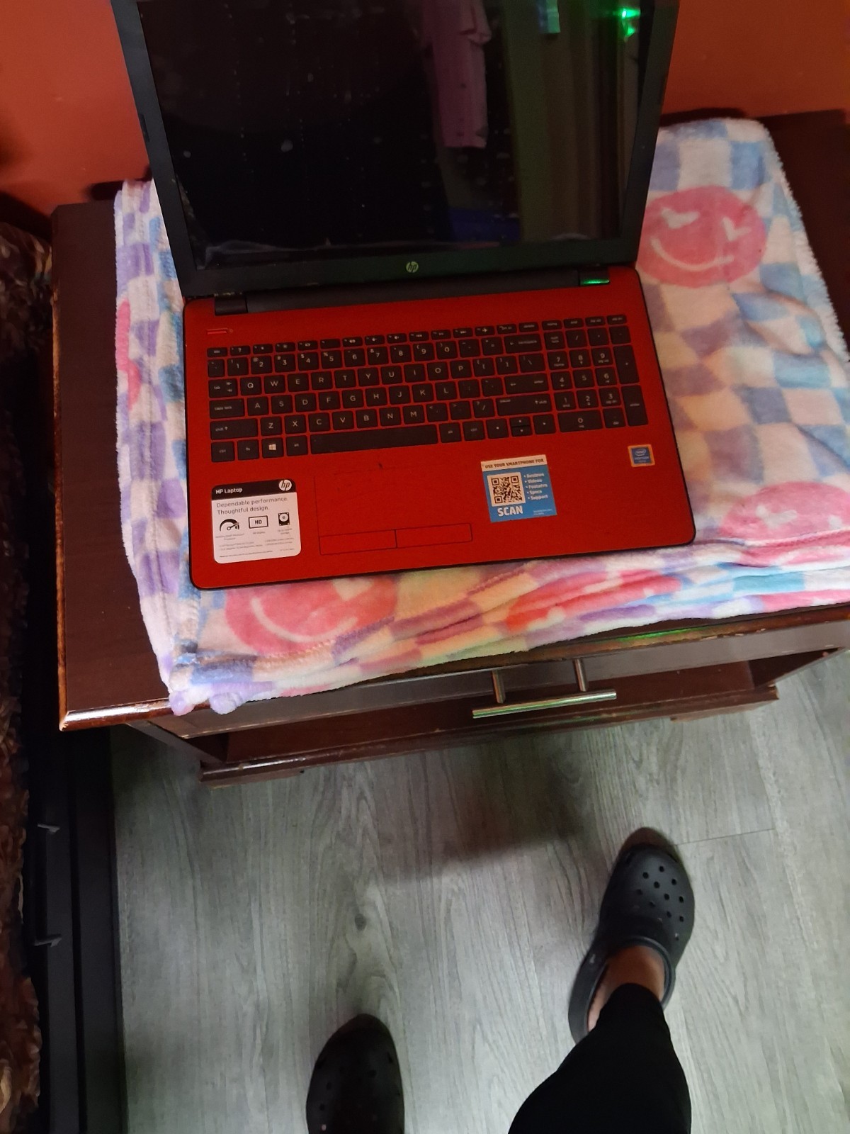 HP 15-FD0083WM 15.6″ (128GB SSD Intel Pentium N200 1.1GHz 4GB RAM) Laptop – Red