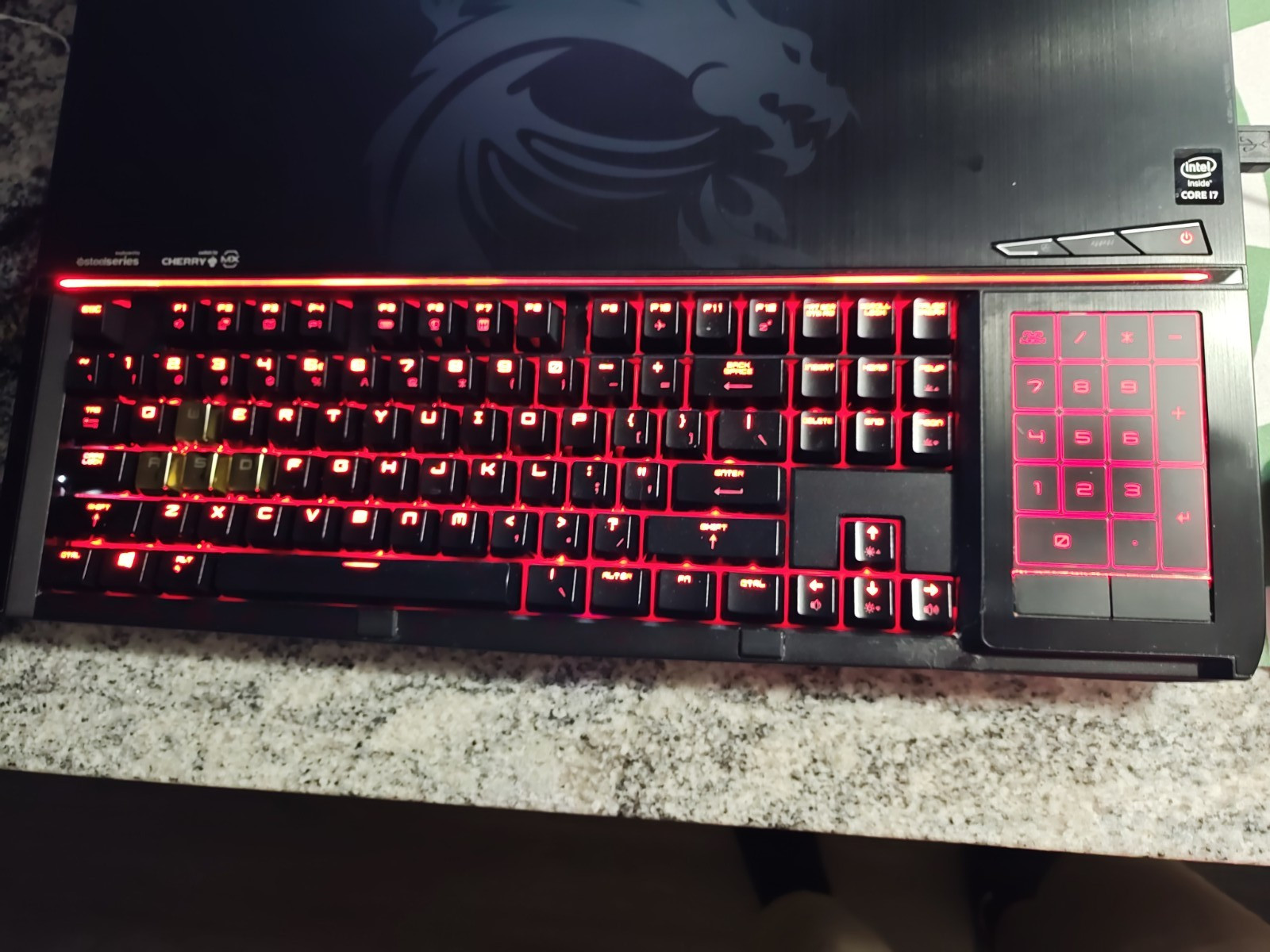MSI GT80 2QE Titan Gaming Laptop | Dual GTX 980M | Cherry MX Mechanical Keyboard