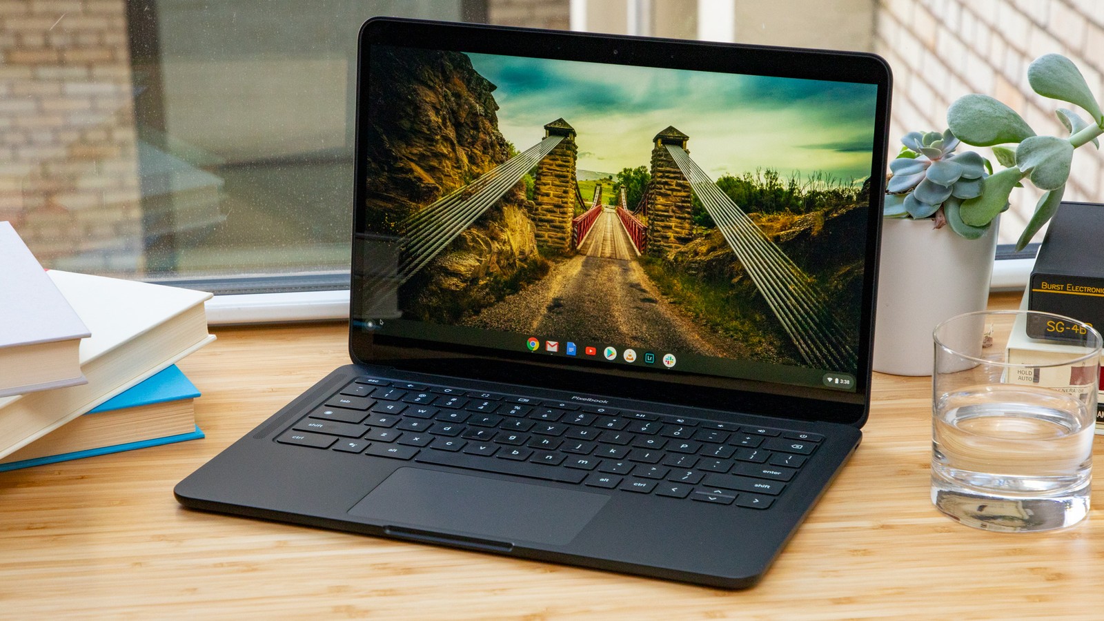 GOOGLE PIXELBOOK GO 13.3 Touchscreen Chromebook M3-8100Y, 8GB, 64GB