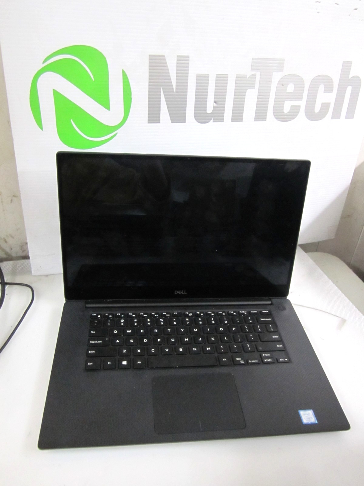 Dell Precision 5540 i9-9880H 2.30GHZ 16GB 256GB M2SSD LAPTOP + AC