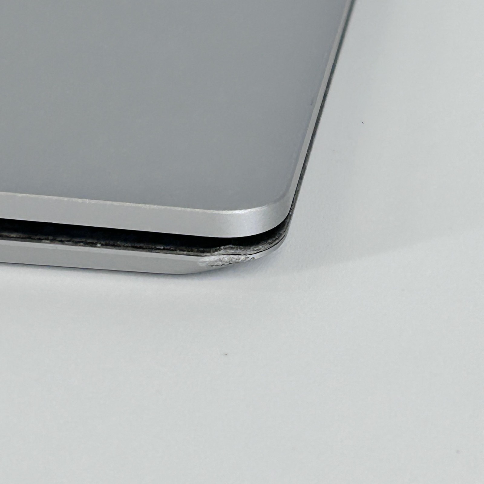 Microsoft Surface Laptop 3 13 2K TOUCH i7-1065G7 16GB 512GB SSD – GOOD