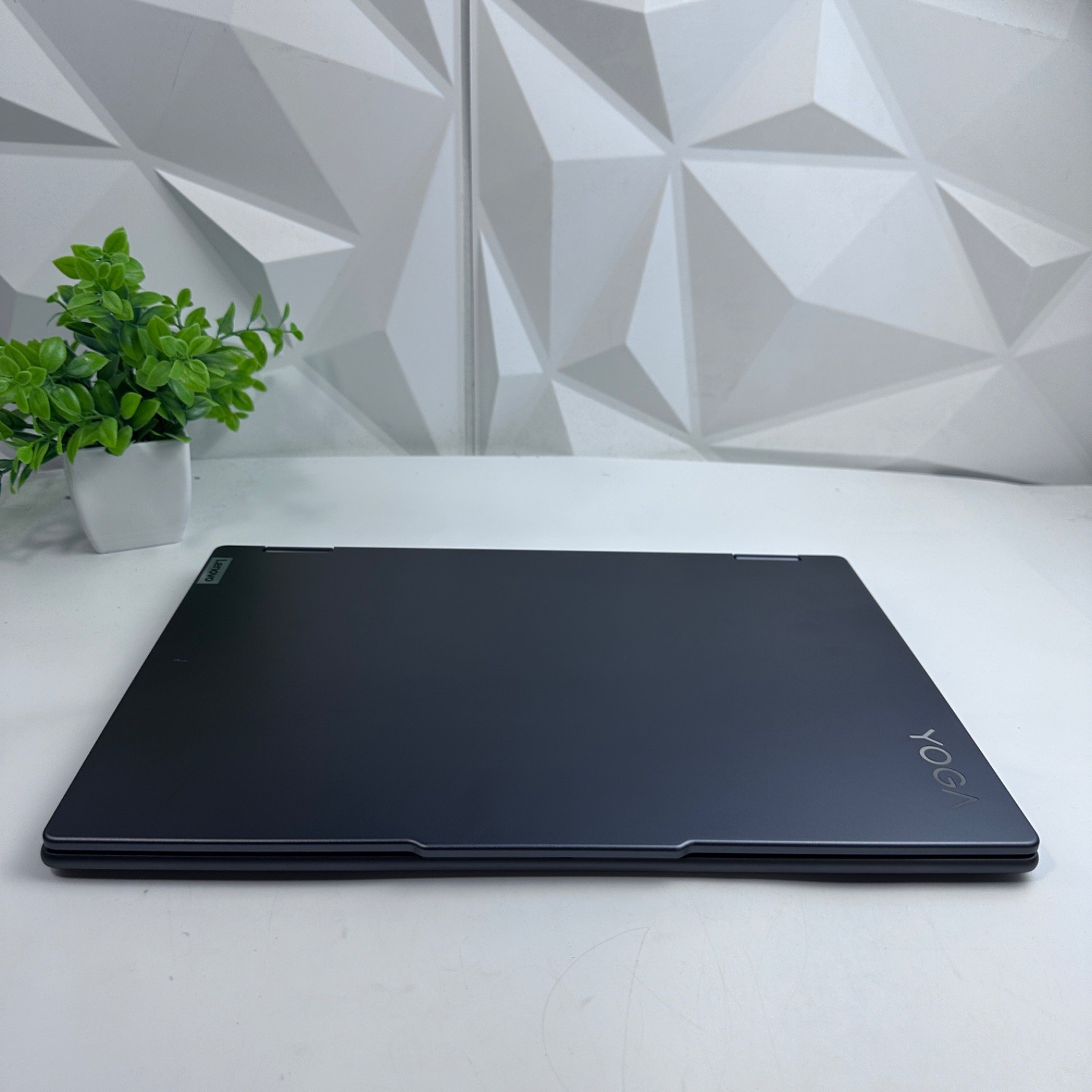 Lenovo Yoga 7i 2-in-1 16″ 2K Touchscreen Laptop, Ultra 7 155U, 16GB, 1TB SSD