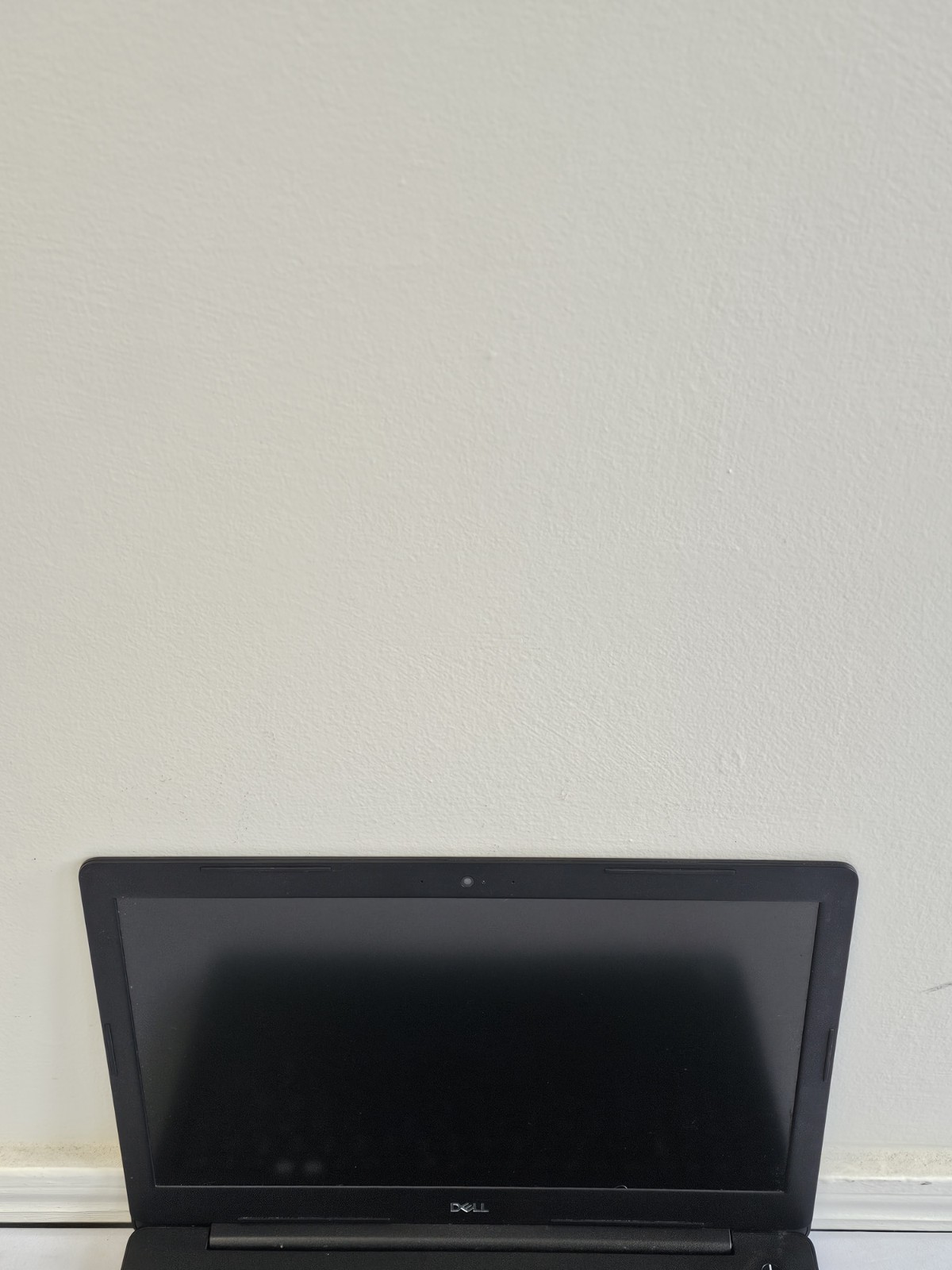 Dell Latitude E3590 Laptop – Intel i5 Gen 8 – 8GB RAM – 120GB SSD – Win 10 READ