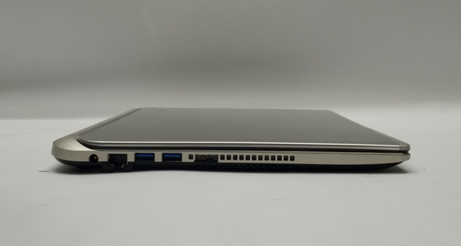 Toshiba Satellite E45-B Laptop 14″FHD i5-5200U@2.20GHZ 6GB RAM NO HDD/OS WH718*!