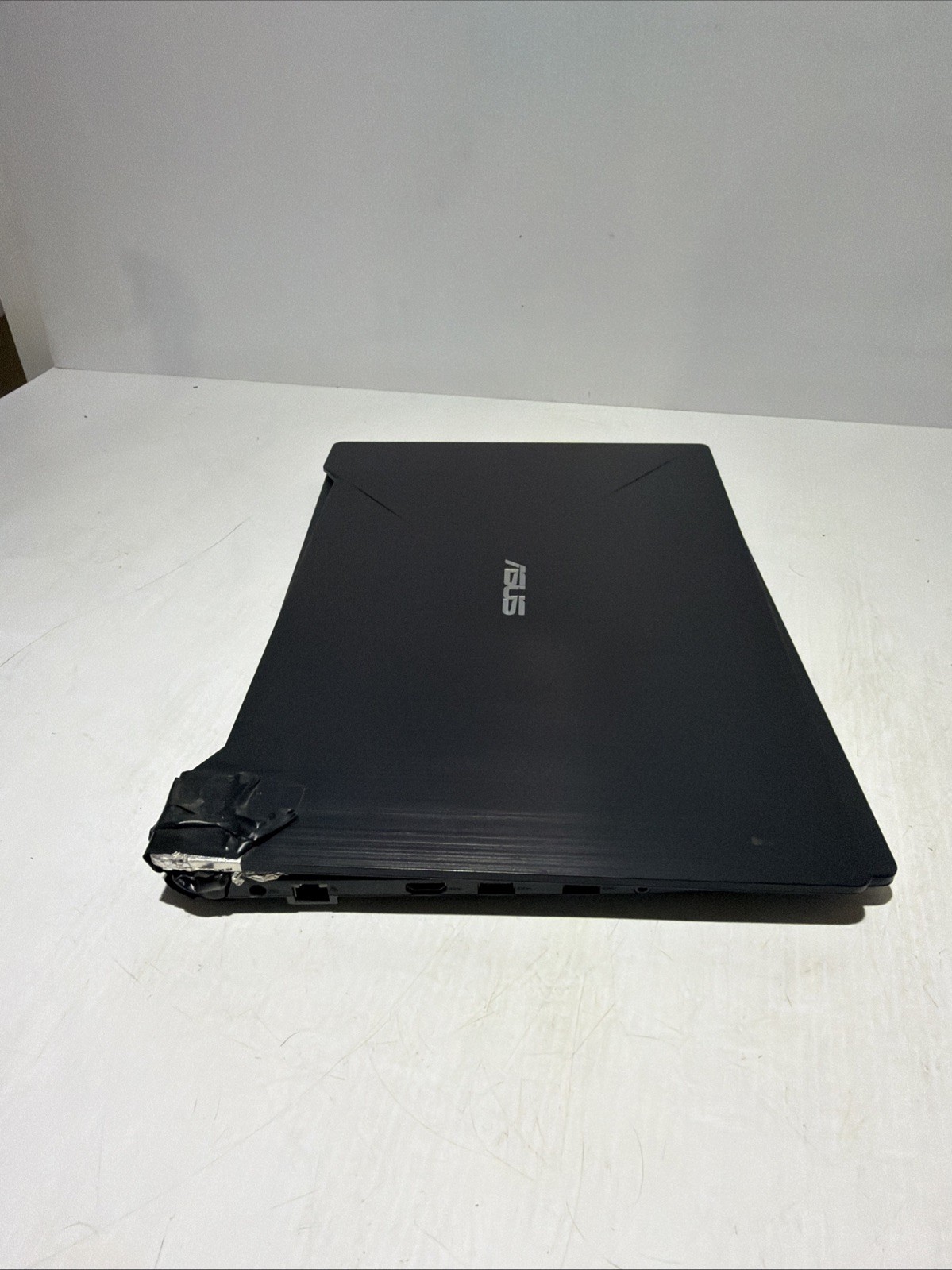 Asus FX503VD 15″ Laptop i7-7700HQ 8gb Ram 128gb SSD Windows 10 Home Hinge DMG