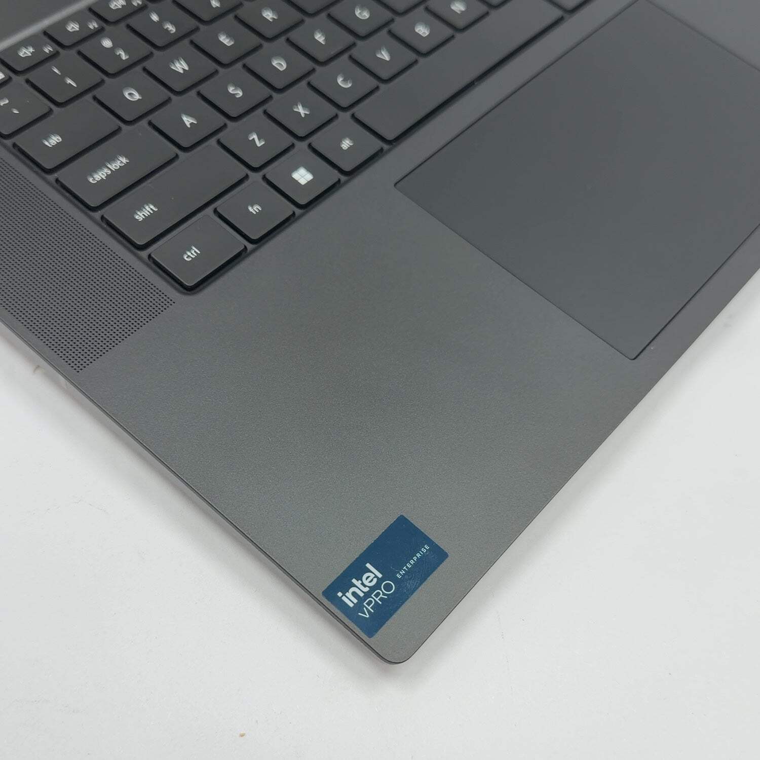 Dell Precision 5690 16″ Core Ultra 7 165H 3.8GHz 64GB RAM 1TB SSD RTX 4090