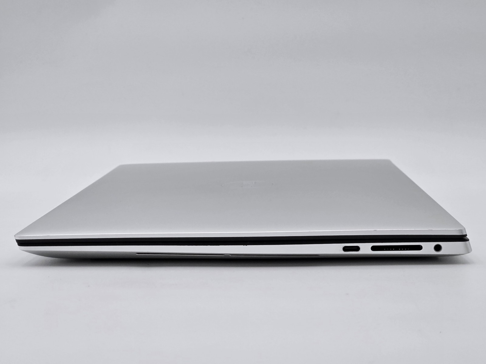 Dell XPS 15 9520 16″ FHD+ I7-12700H 1TB SSD 32GB W11P RTX 3050 Ti Backlit