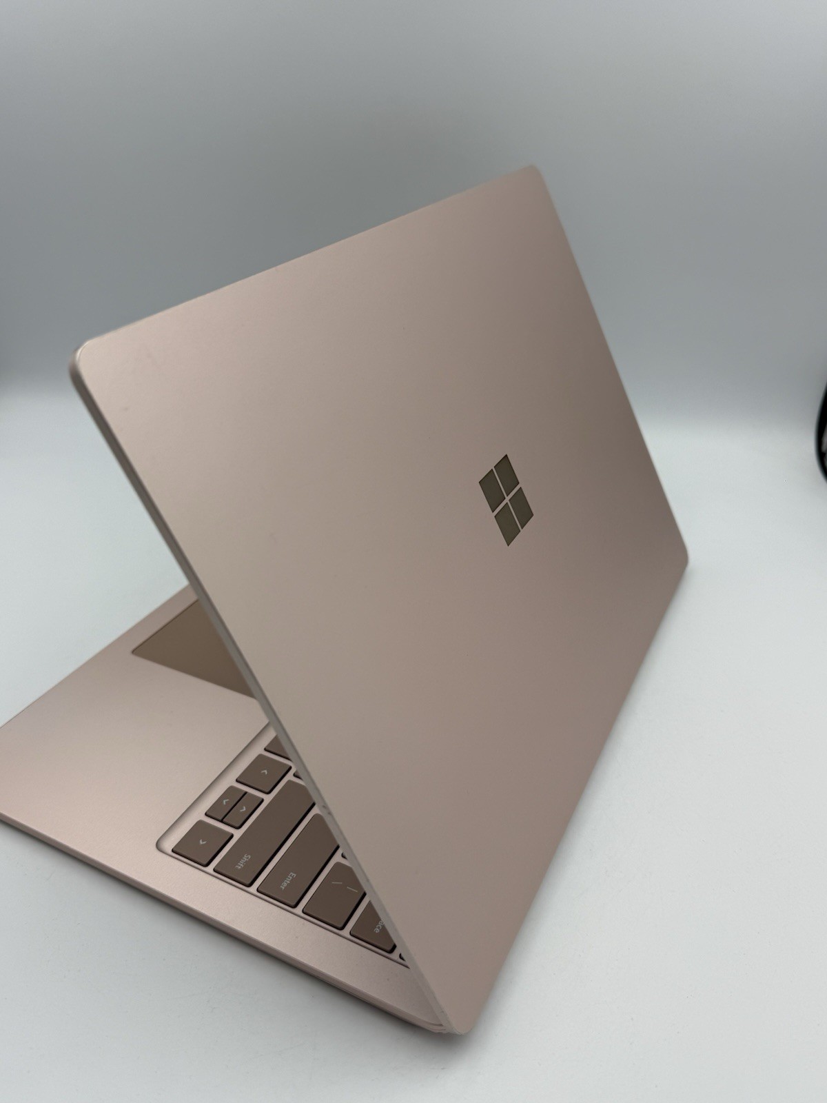 Microsoft Surface Laptop 4 13.5” Sandstone – Ryzen 5 | 16GB RAM | 256GB – 56C
