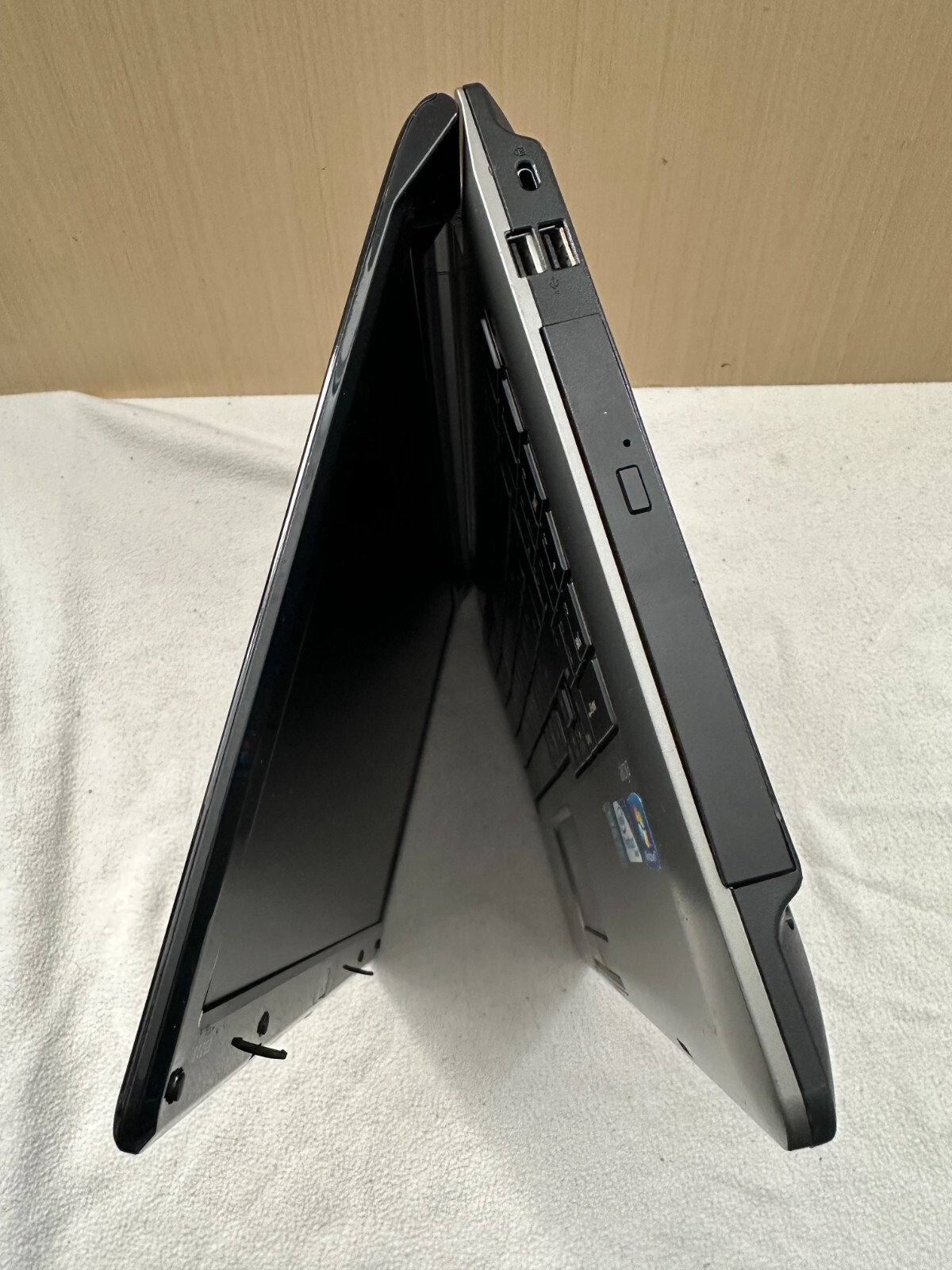 Laptop Medion Akoya E5218 MD98120 15.6 inch Intel T4400 500GB HDD 4GB RAM Win10
