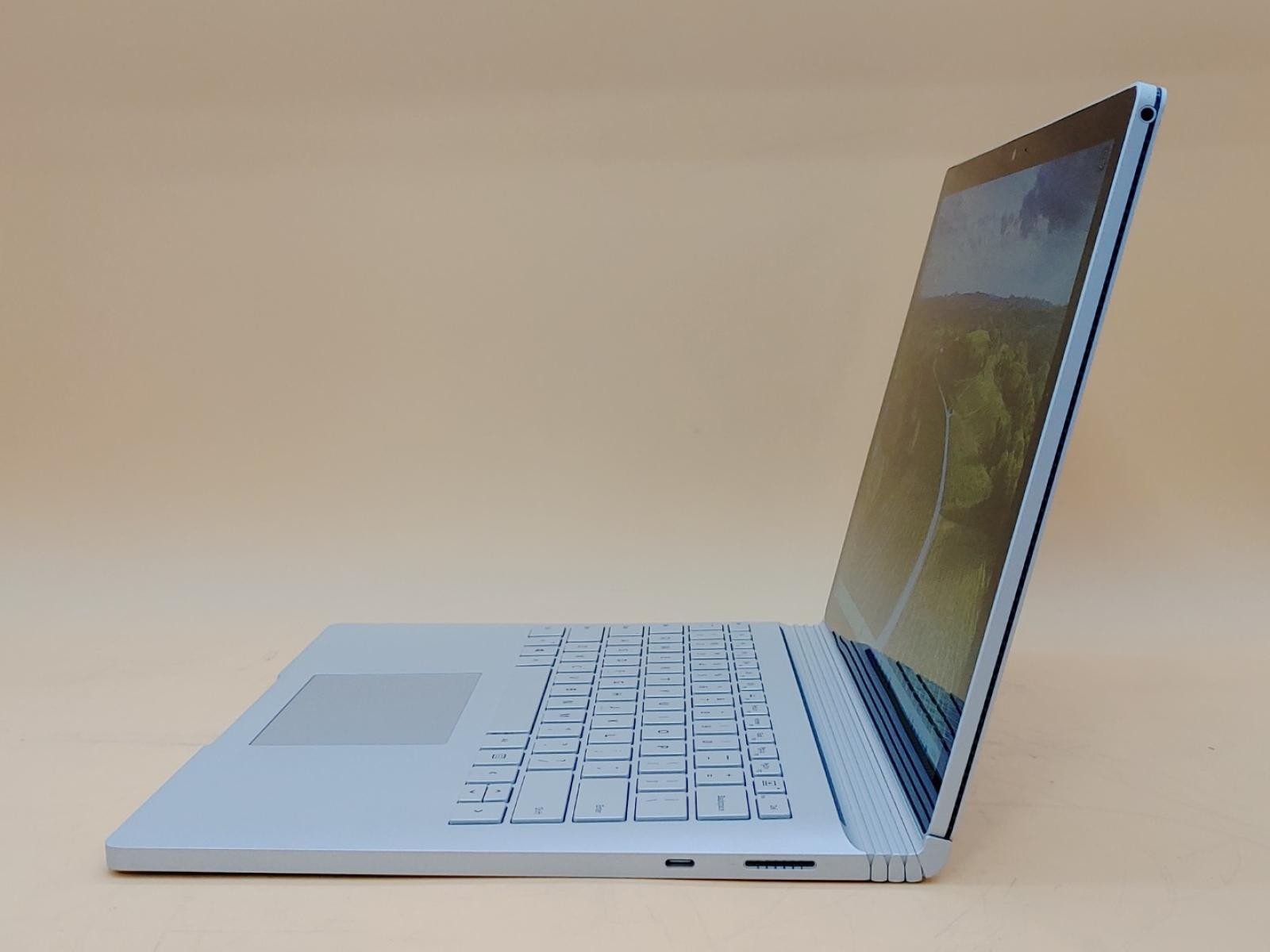 Microsoft Surface Book 2 13.5″ i7-8650U 8GB 256GB SSD Win11Pro GTX1050 *NO A/C*