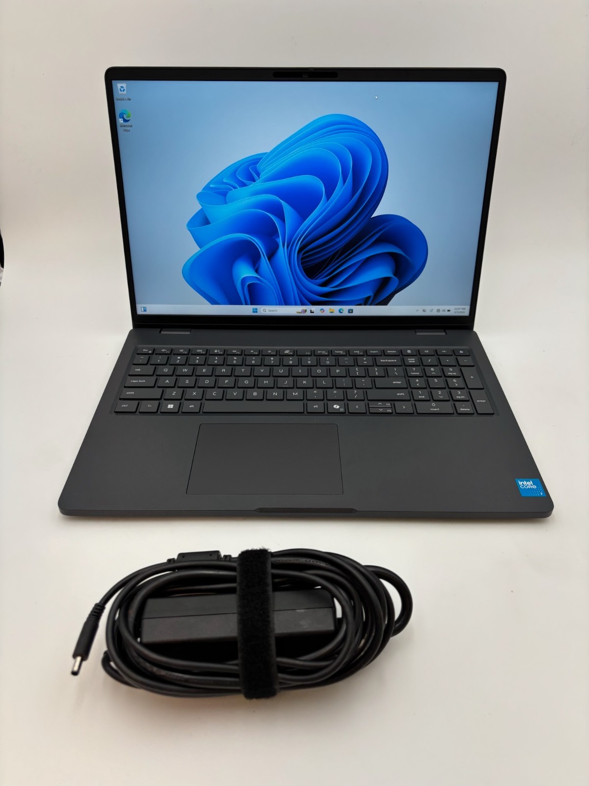 Dell Pro 16 PC16250 16″ 512 GB SSD 16 GB RAM Intel Core 7 150U Windows 11 Pro