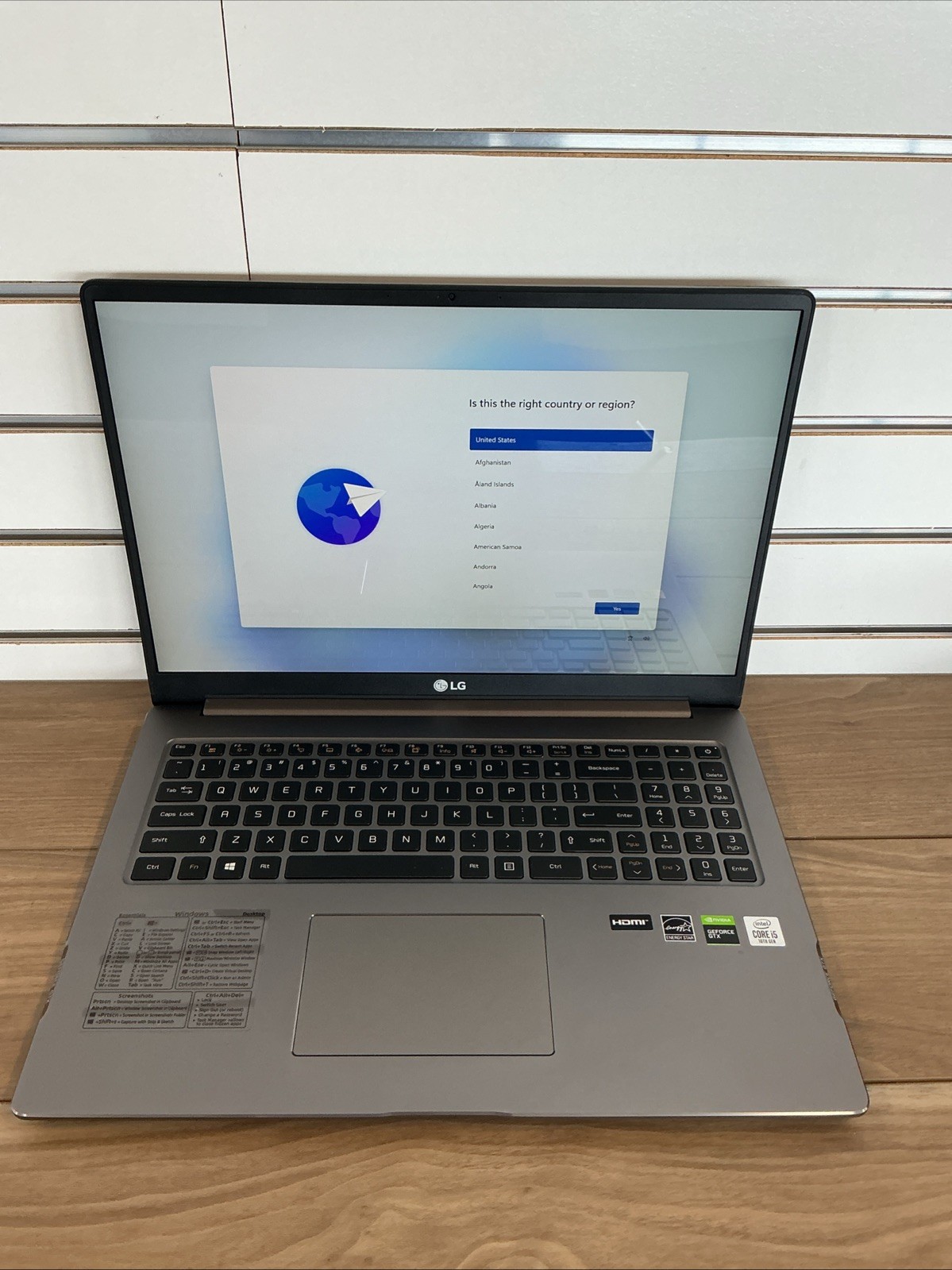 LG 17U7ON-R.AAS7U1 LAPTOP LG ULTRA PC 17” laptop-intel core i5-16GB memory-51