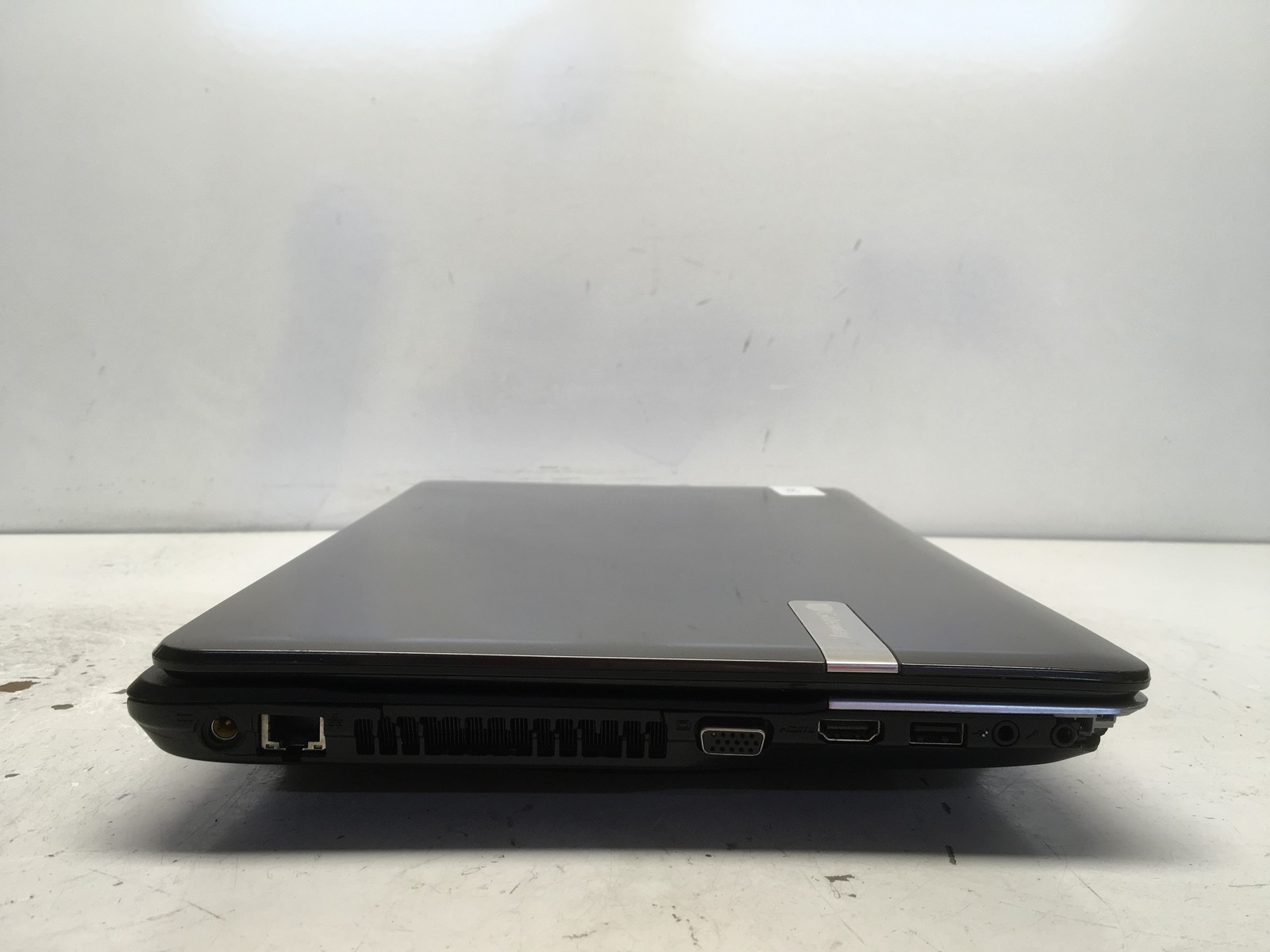 Gateway NE56R41U Intel Pentium B960 2.2GHz 2 GB NO HDD No Batt