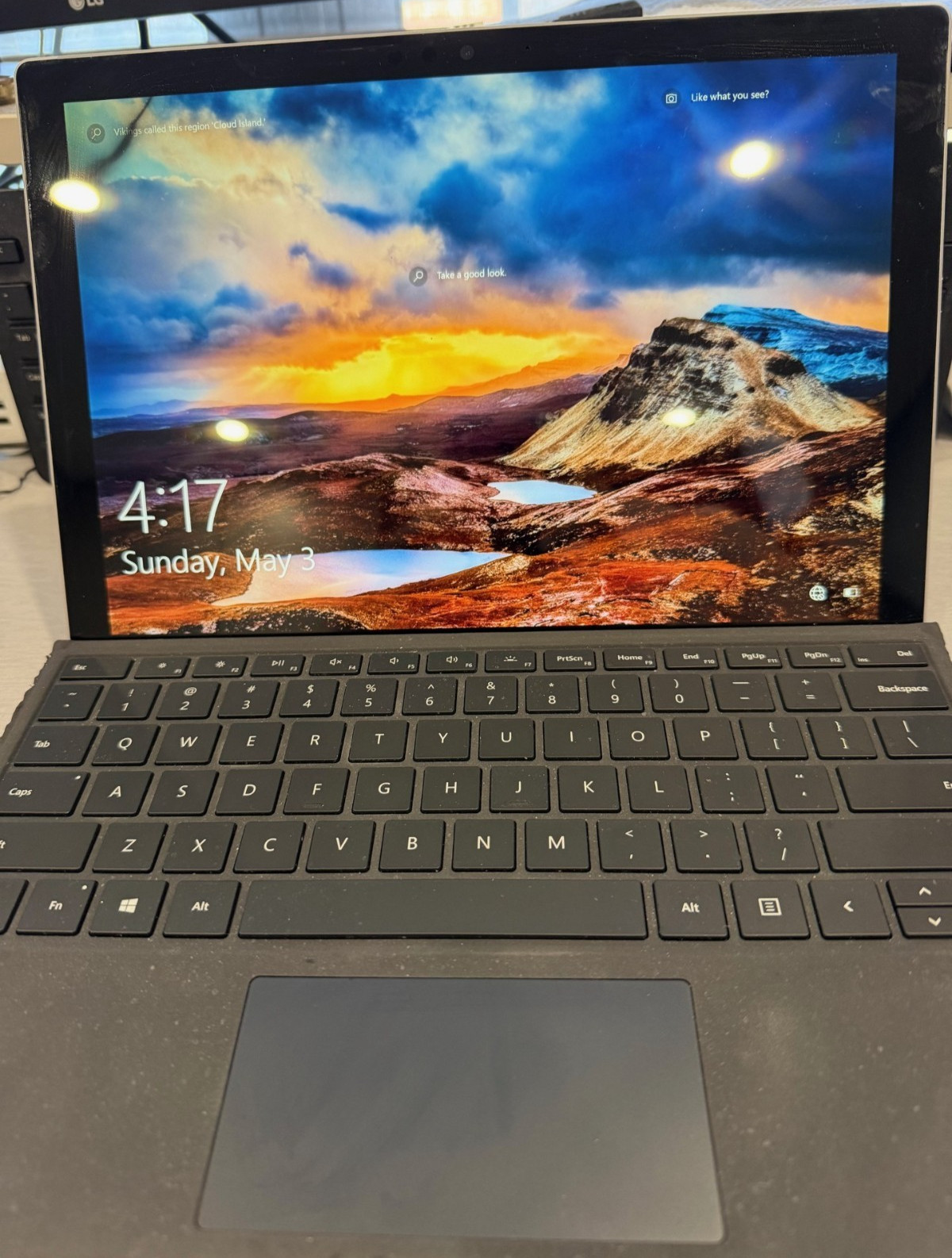 Microsoft Surface Pro 1796 (Intel Core i5, 8GB RAM, 128GB) no AC CORD. AS IS