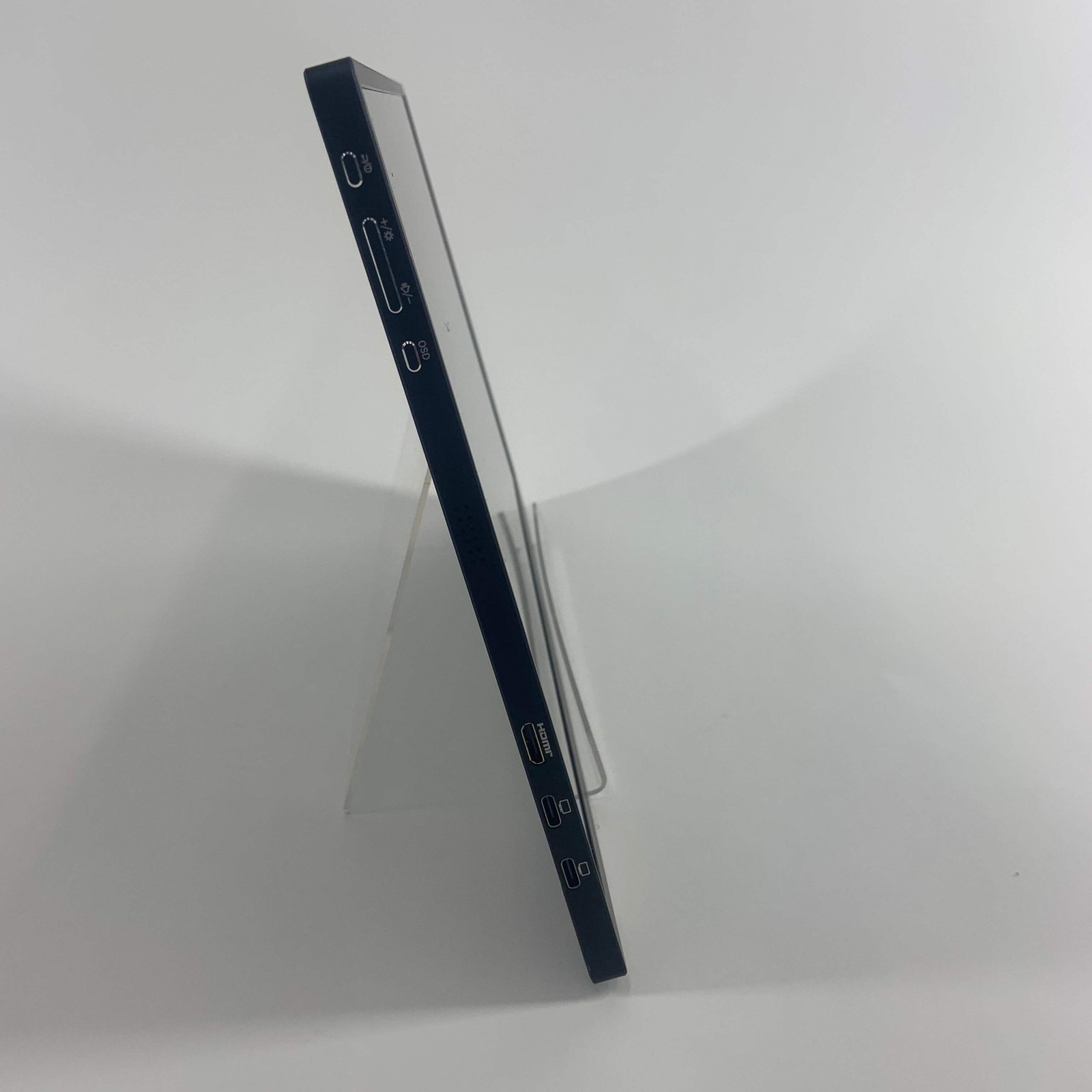 Microsoft EliteDisplay INVPM001 15.6″ i5-11300H 3.1GHz 16GB RAM 250GB SSD