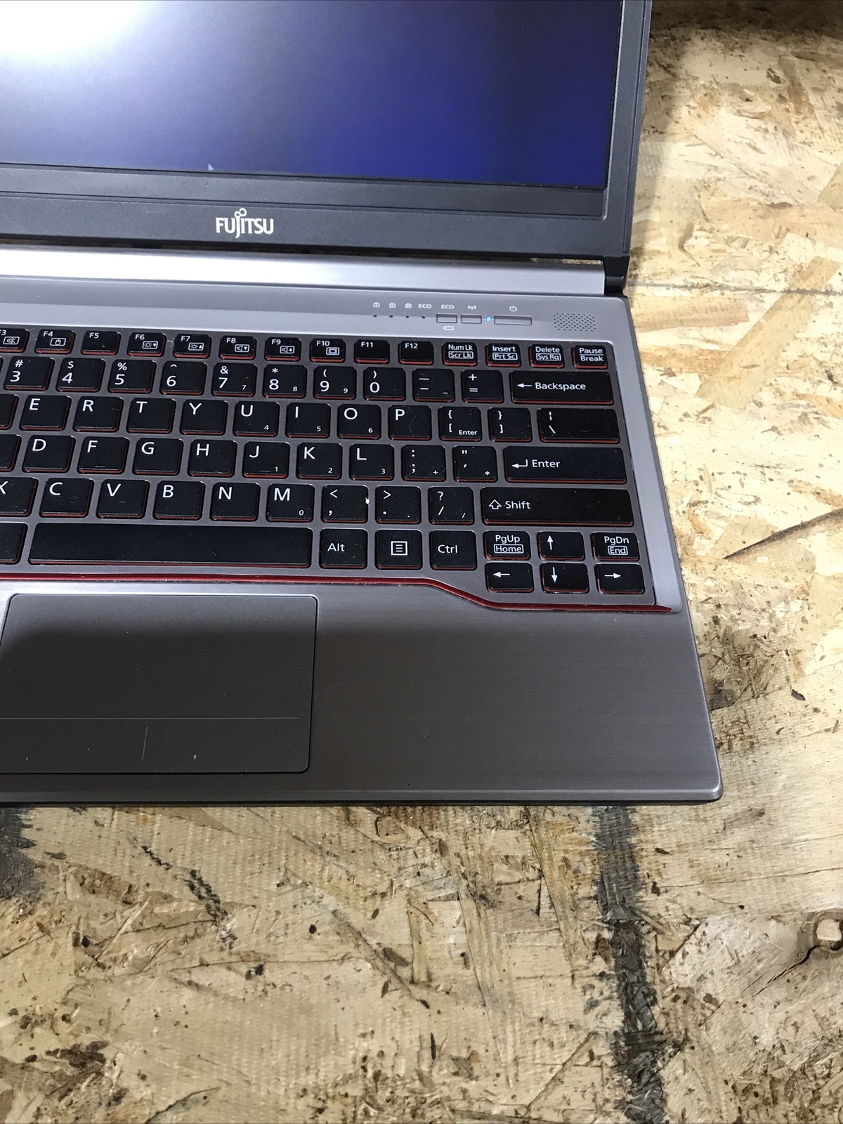 Fujitsu Lifebook E734 13.3” Core i3-4000M @ 2.30GHz 4GB RAM 320GB HD H291