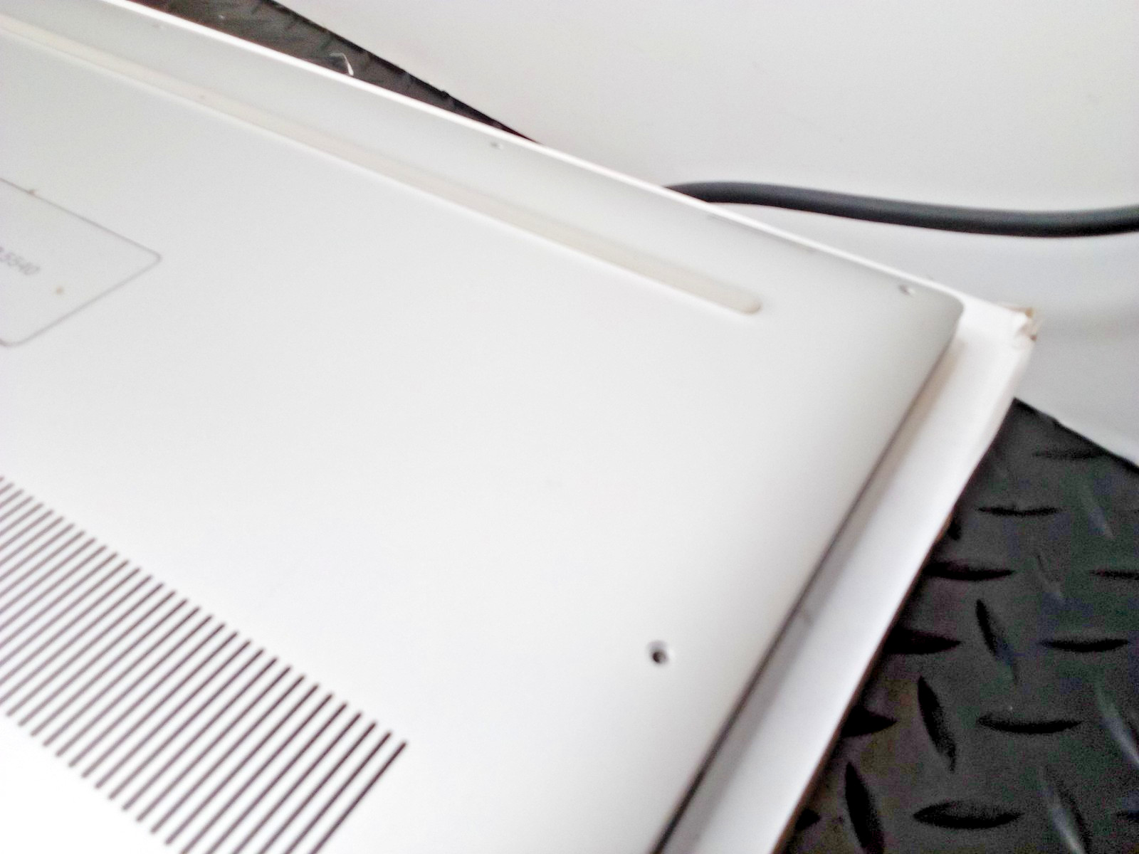 Dell Precision 5540 Intel XEON E-2276M 2.80GHz 16G Ram, 512 SSD Win 11. READ