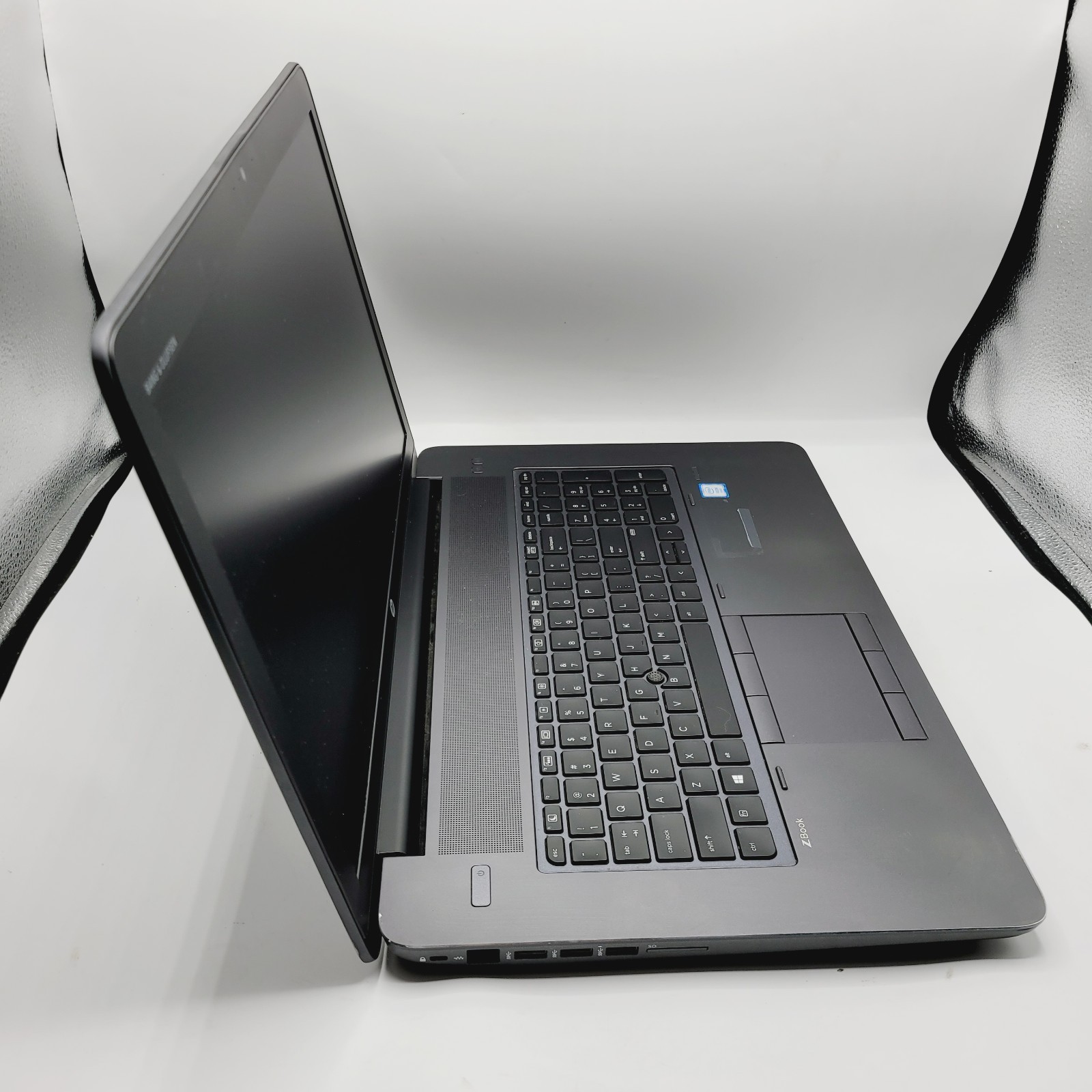 HP ZBOOK 17 G3 Xeon E3 16GB RAM No HDD 17″ FOR PARTS