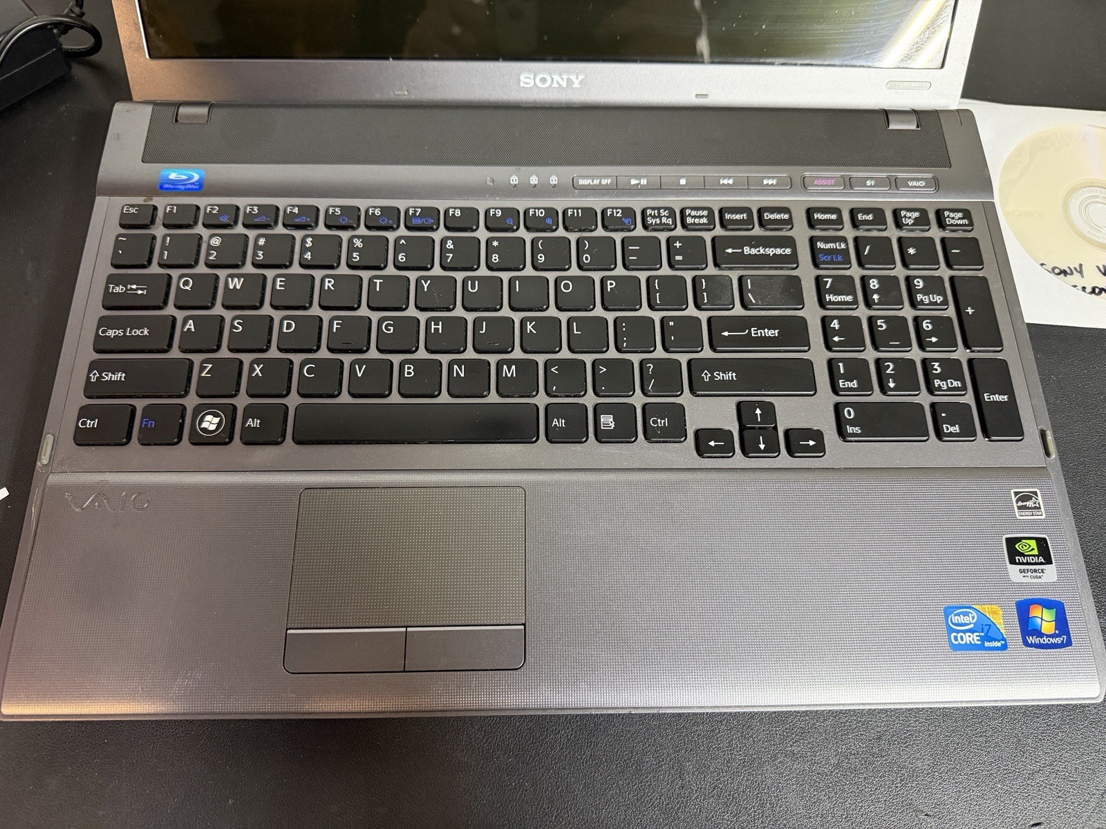 READ! Sony Vaio PCG-81115L Intel i7-720QM 1.73GHz 8GB 240GB SSD Blu-Ray Nvidia