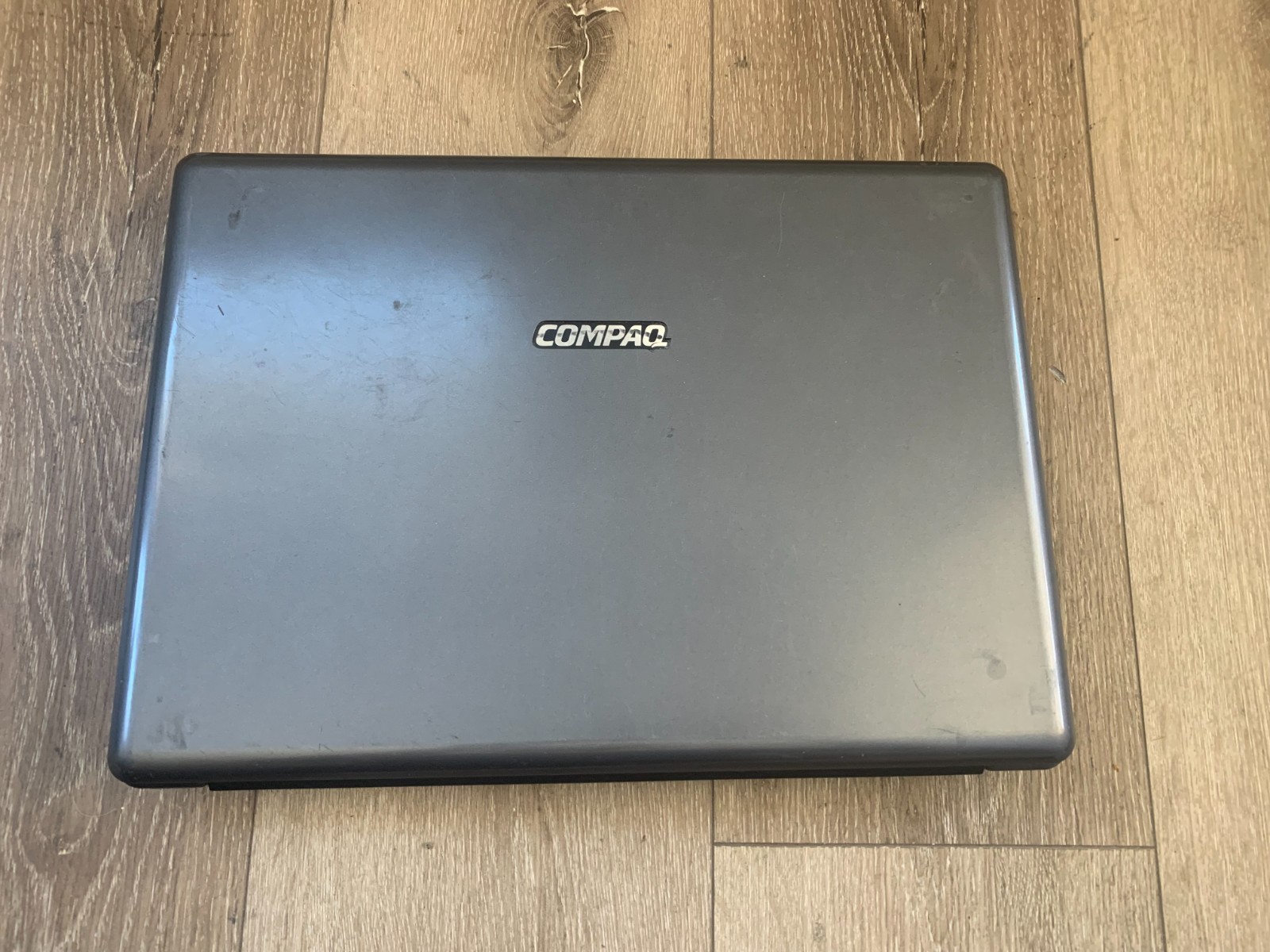 Compaq Presario V6000 15.4″ AMD Sempron 3500+ 1.80Ghz 1GB RAM 60GB HDD Win Vista