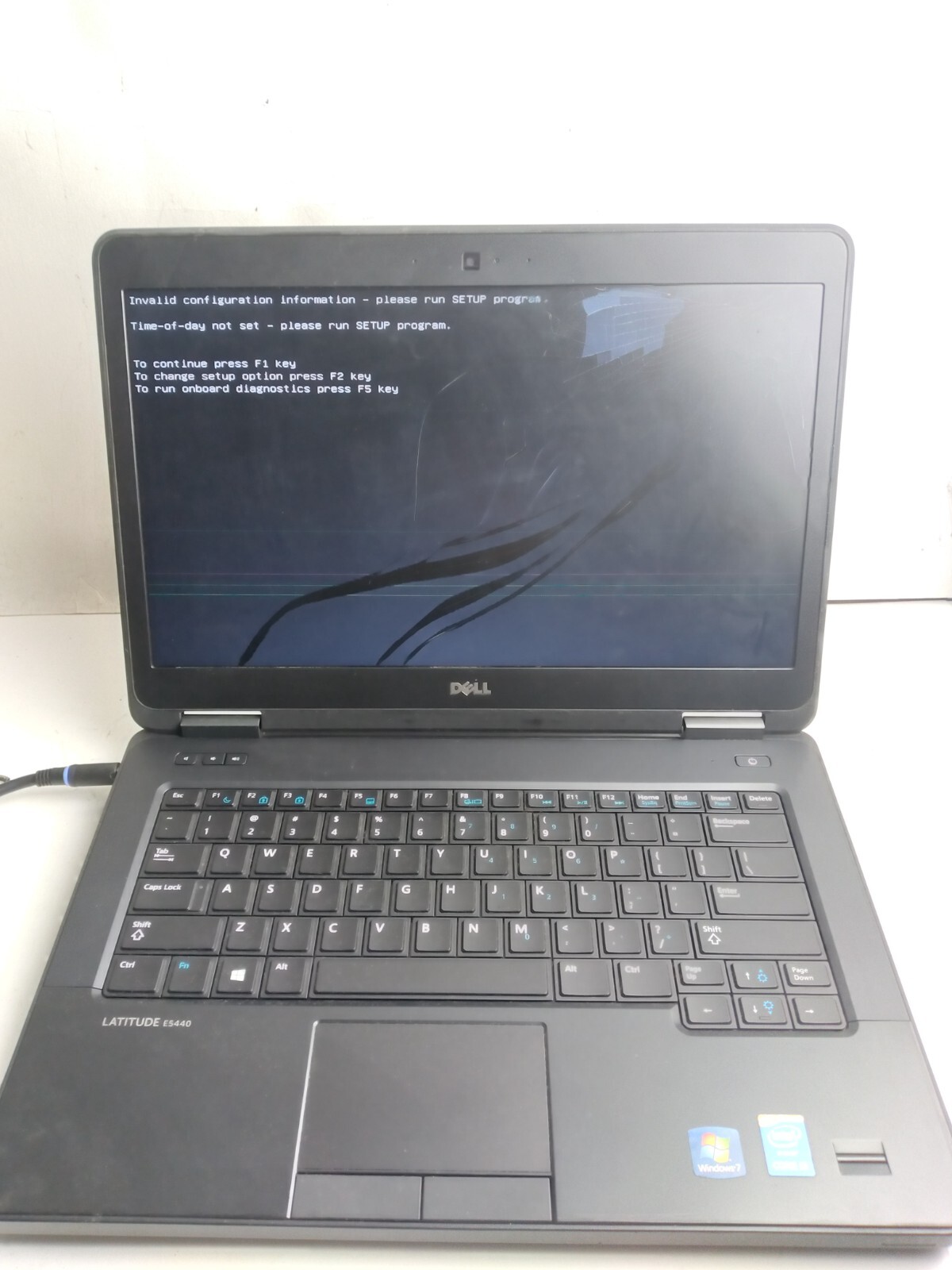 Dell Latitude E5440 w/i3-4030U, 4GB RAM, 320GB HDD 14″ Laptop for Parts/Repair